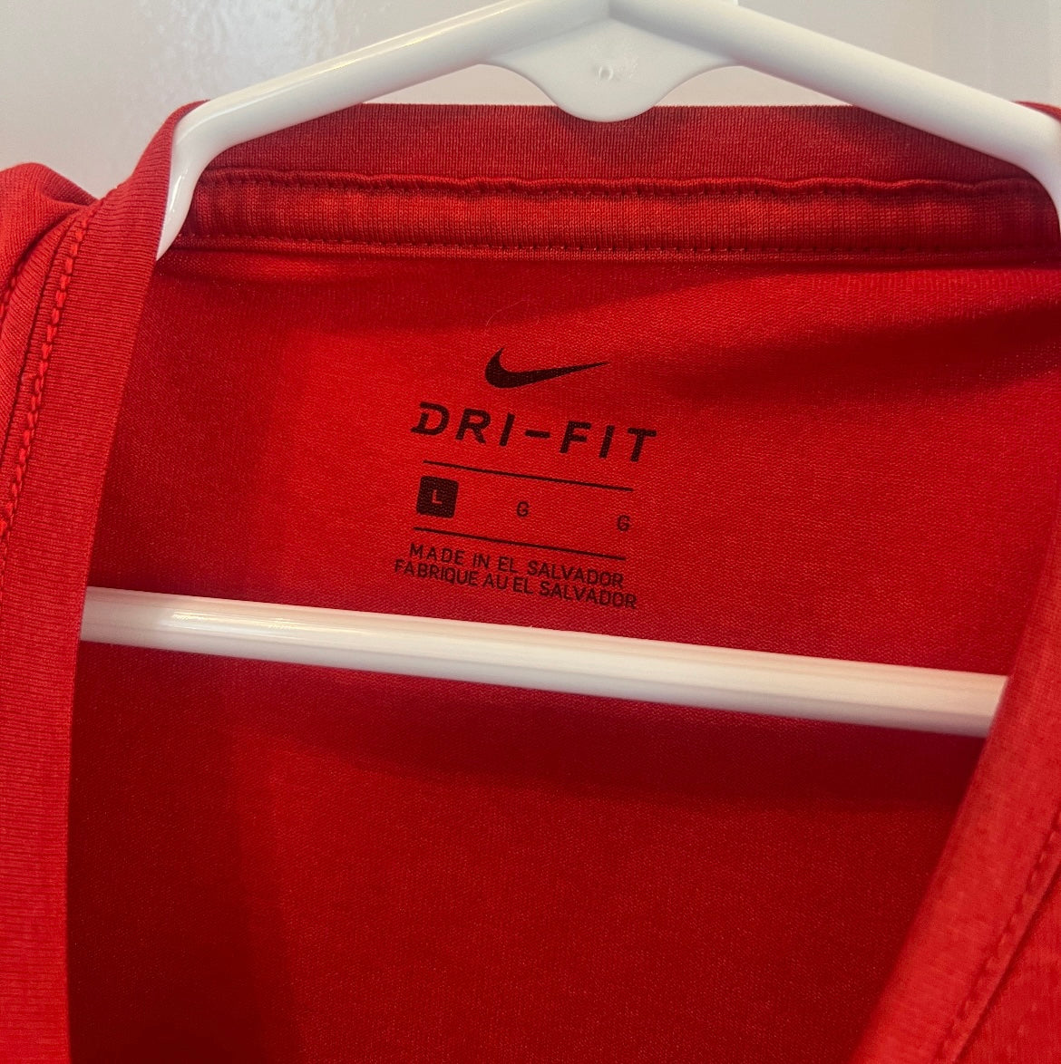 Nike Dri-Fit Logo Graphic Short Sleeve Tee Youth Boy’s Size Large Red