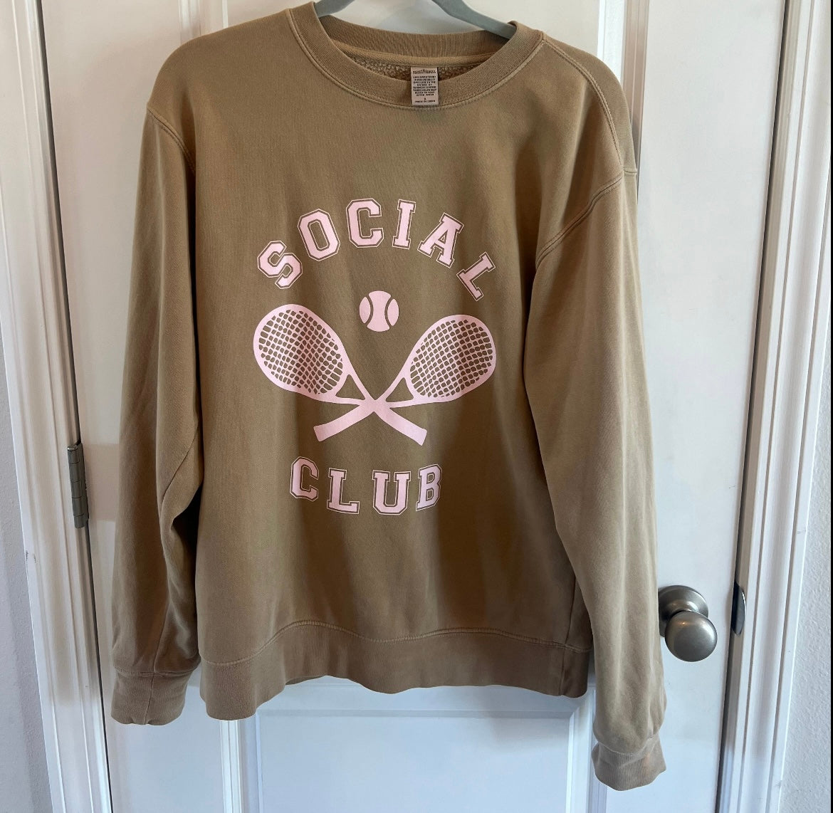 Friday + Saturday Graphic Sweatshirt Women’s Size Small 4-6 Tan