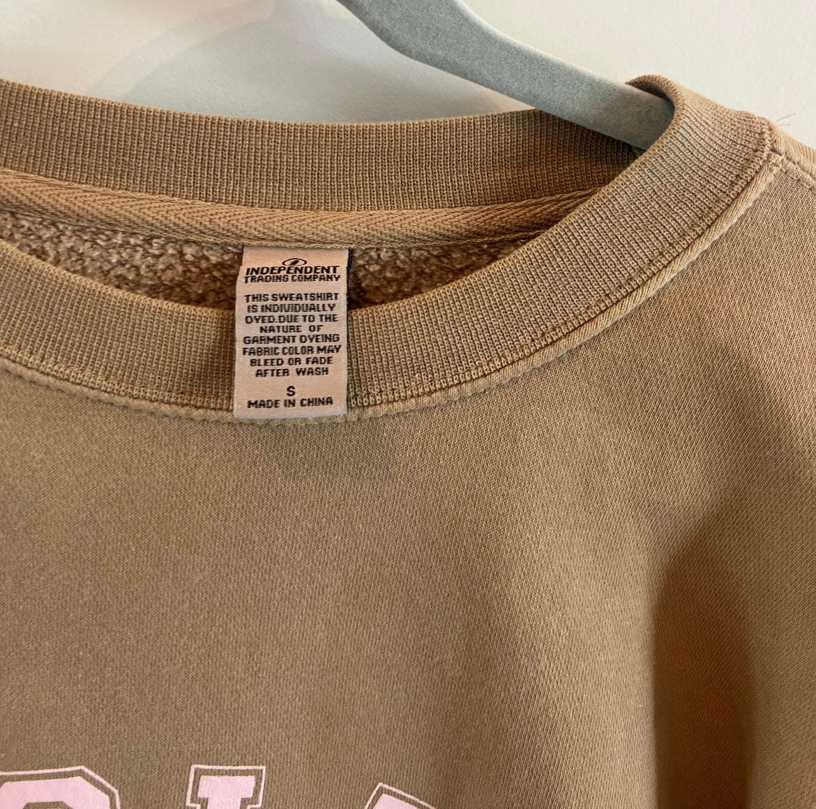 Friday + Saturday Graphic Sweatshirt Women’s Size Small 4-6 Tan