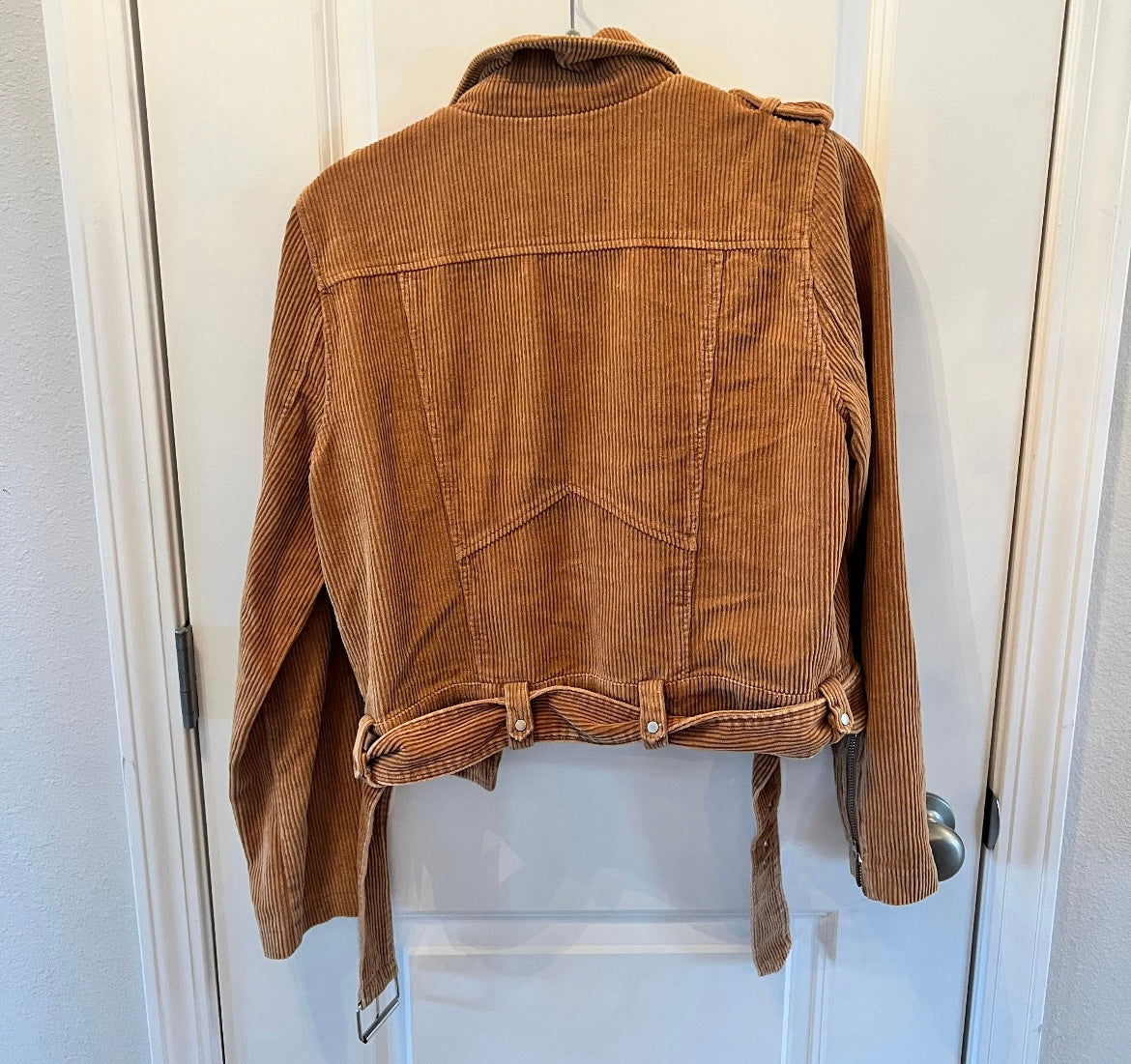 Vici Amaya Pocketed Corduroy
Moto Jacket Women’s Size XL Camel
