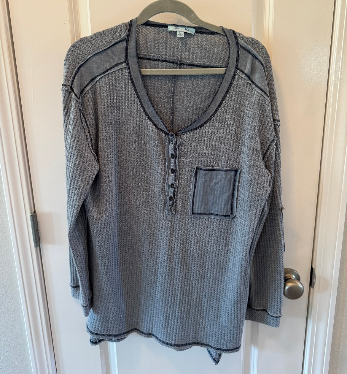 Stone Washed Waffle Knit Long Sleeve Henley Women’s Size Large Navy