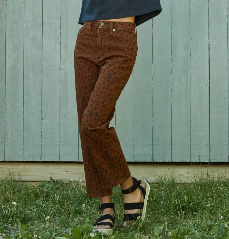 Universal Thread Vintage Straight Jeans Women’s Size 4/27 Reg Leopard