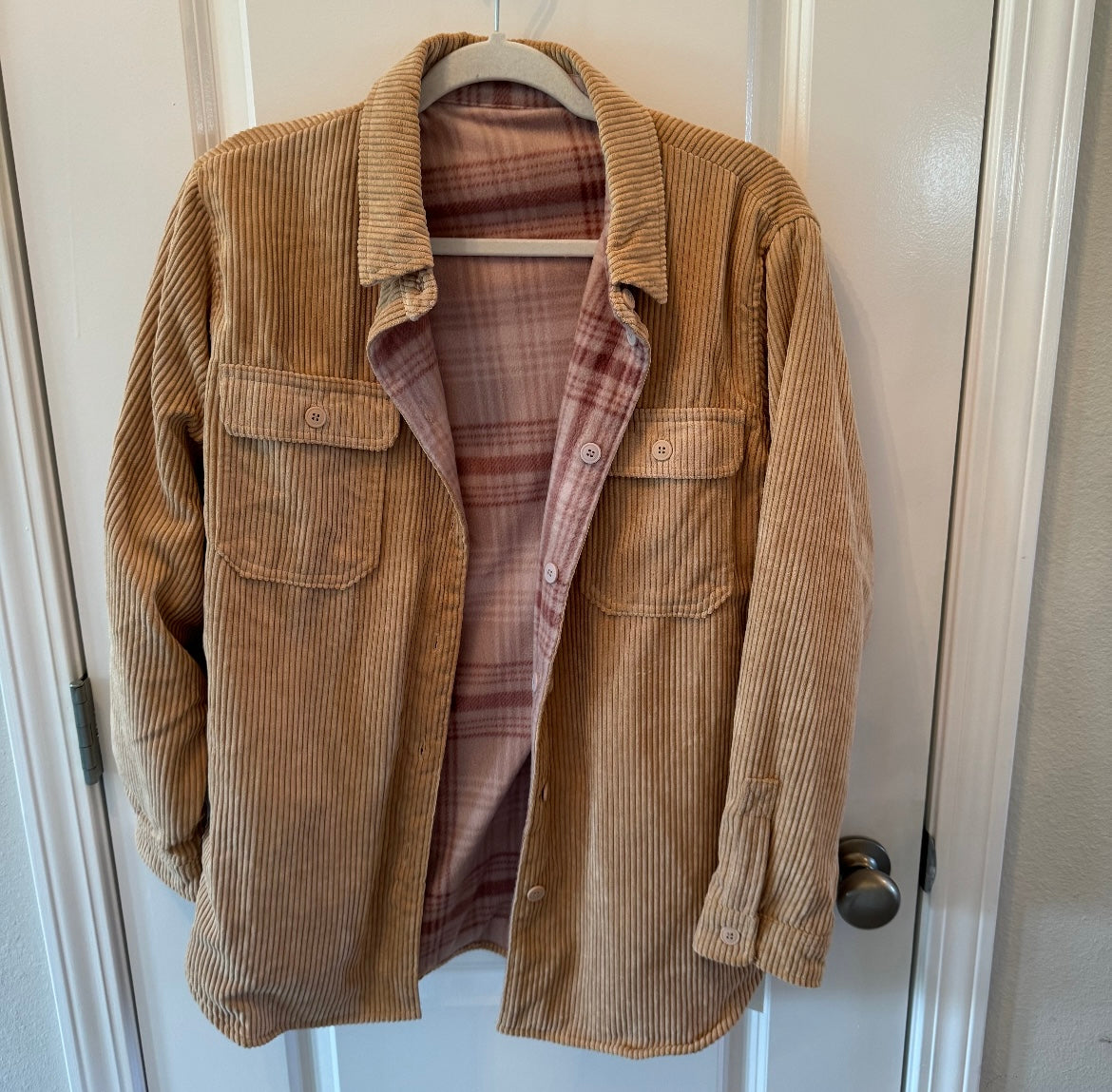 Love Tree Corduroy Shacket w Plaid Lining Women’s Size Medium Tan