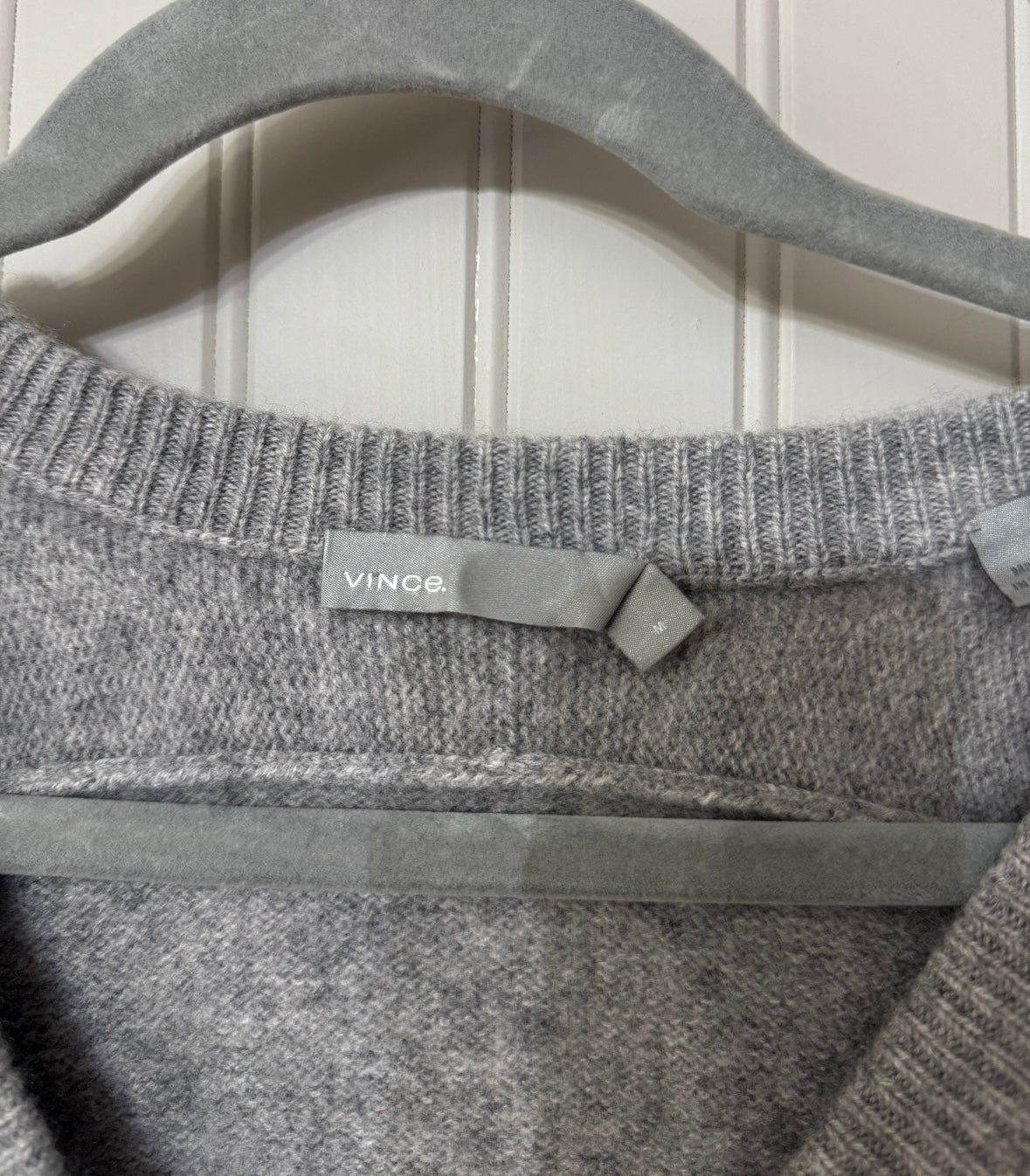 Vince VNeck Sweater Women’s Medium Heather Gray