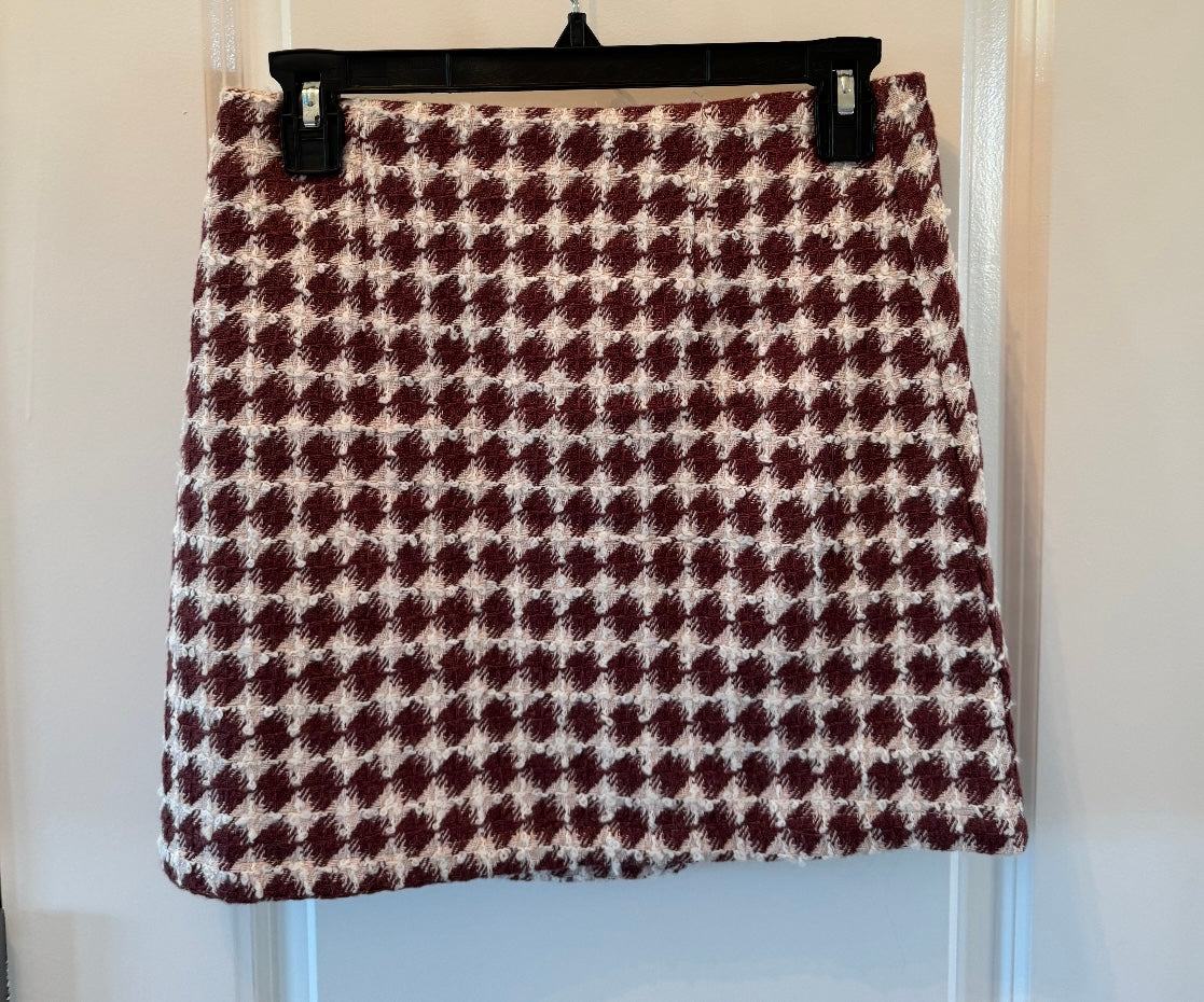Lulu’s Tweed Houndstooth Plaid Mini Skirt Women’s Size Small Burgundy