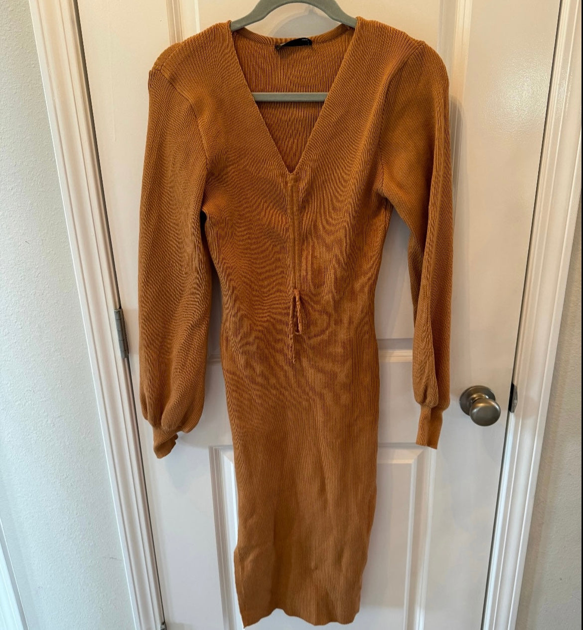 Cinch Front Ribbed Sweater Midi Dress w Side Slit Women’s Size Medium Caramel NWT