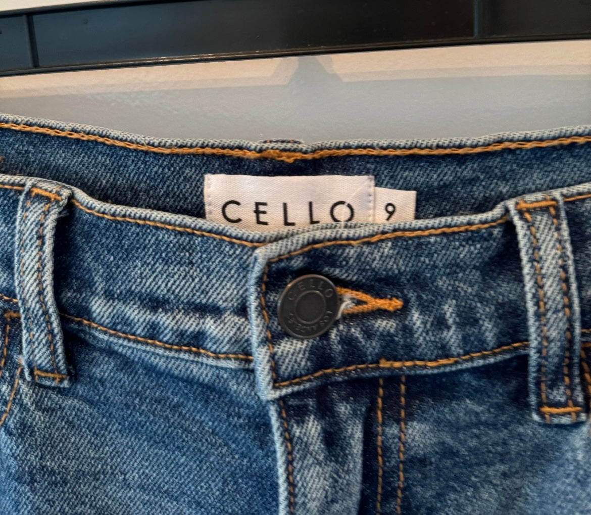 Cello Distressed Jeans Jr’s Size 9 (Women’s Size 29)
