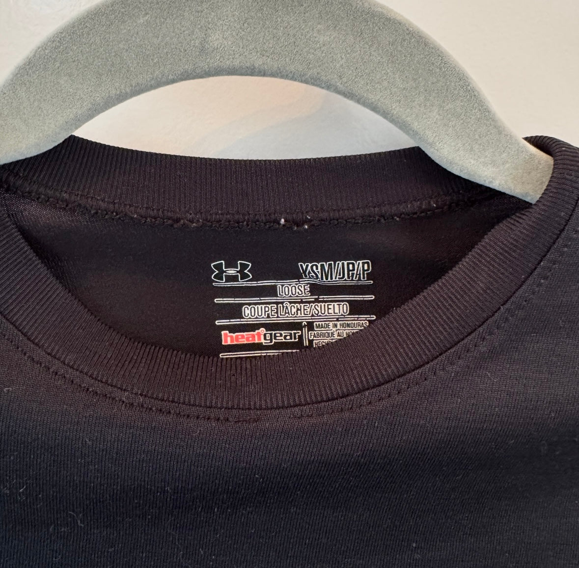 Under Armour Tee Youth Size Small Black
