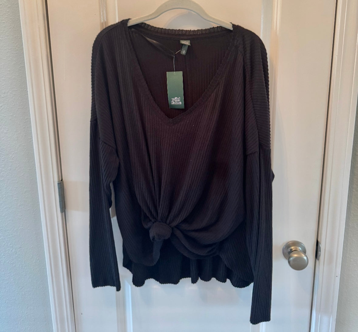 Wild Fable Knot Front Top Women’s XXL Black NWT