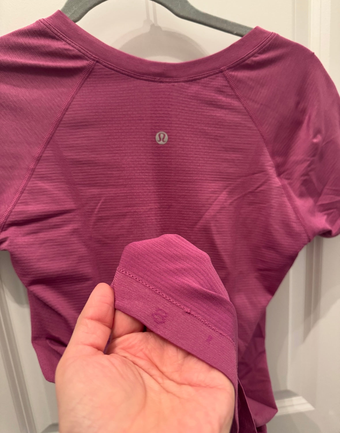 Lululemon Swiftly Tee Women’s Size 8 Magenta