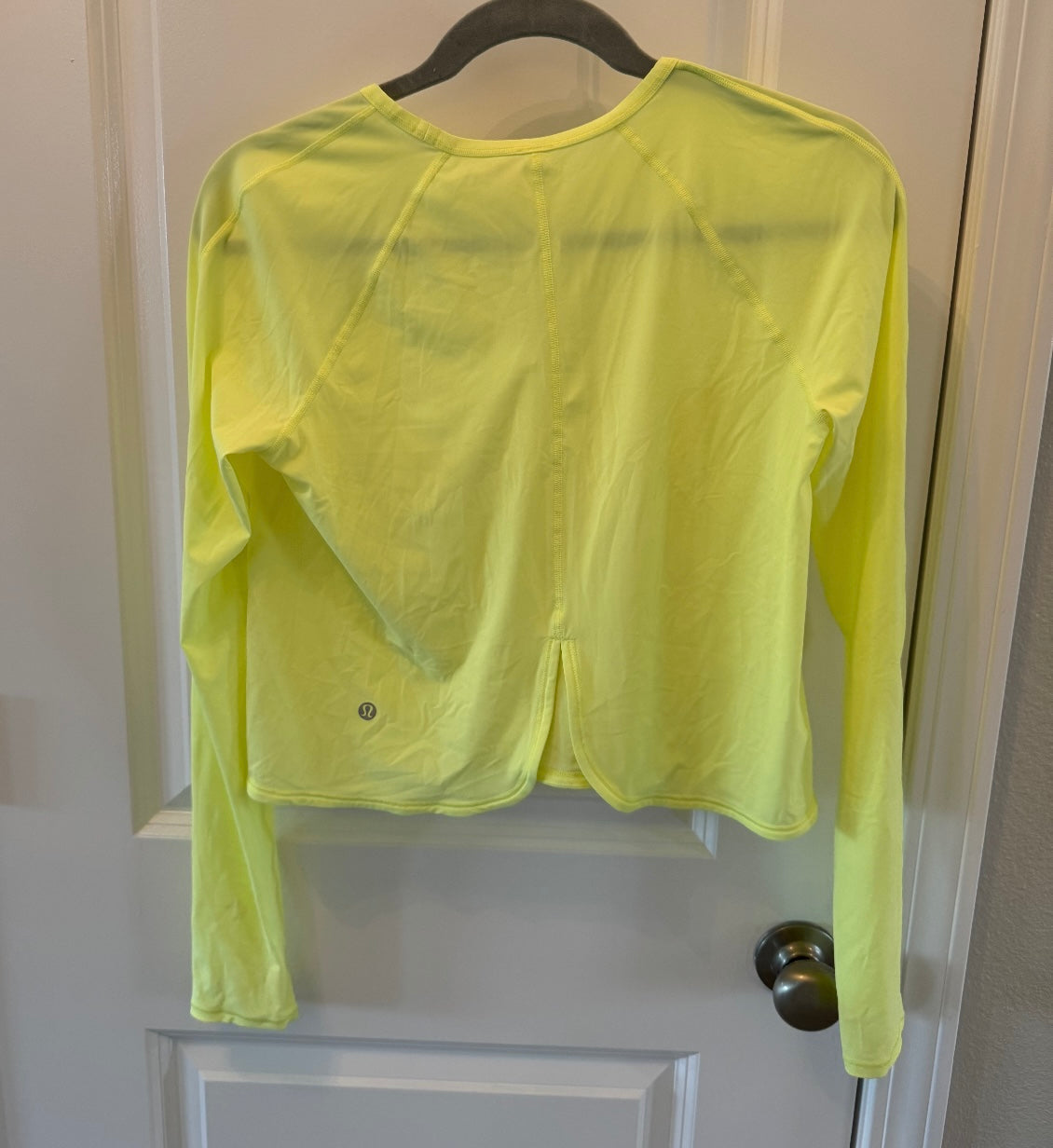 Lululemon Long Sleeve Cropped Crewneck Women’s Size 4 Neon Yellow