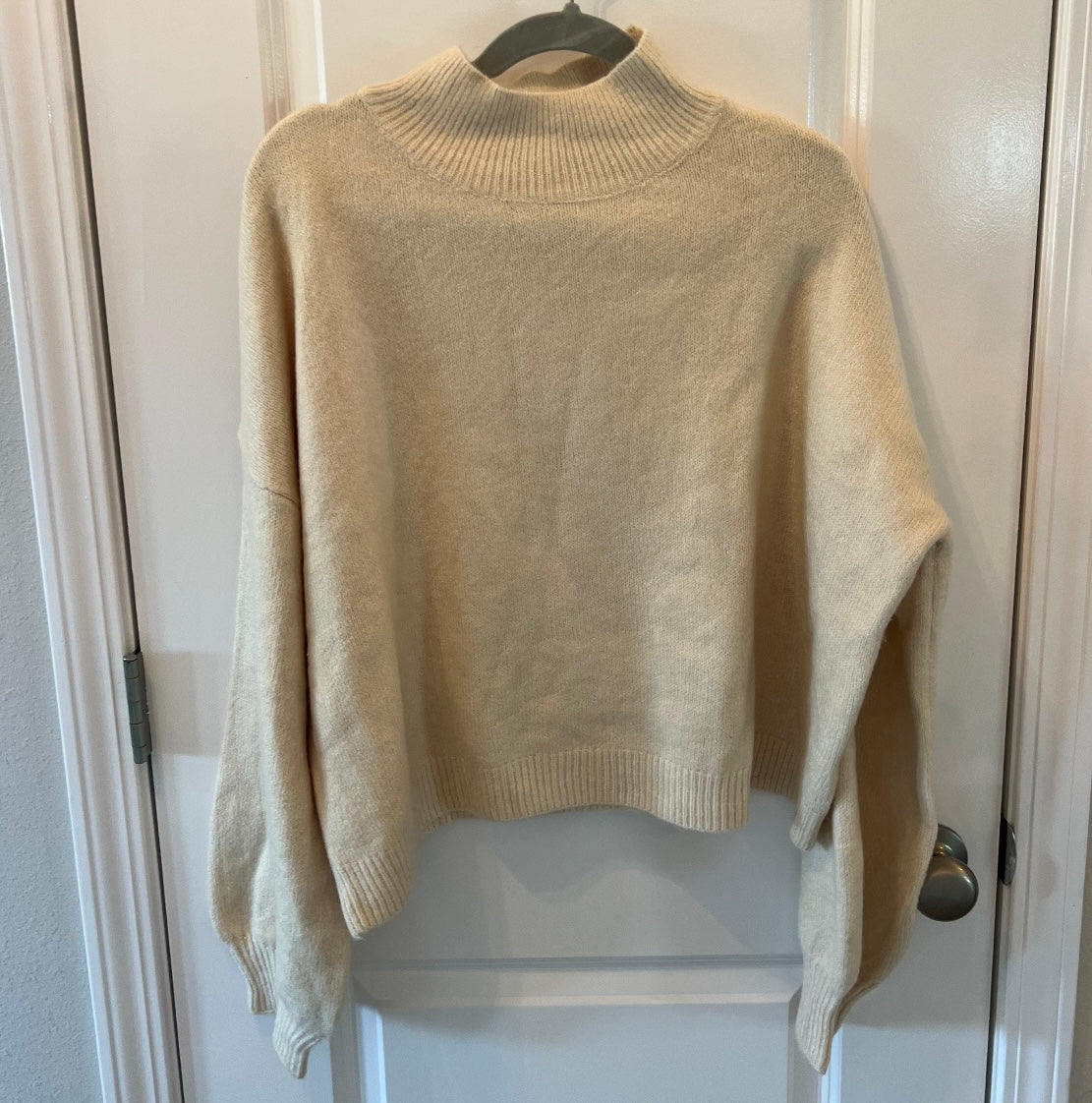 Crescent Mock Neck Balloon Sleeve Sweater Women’s Size Large Cream