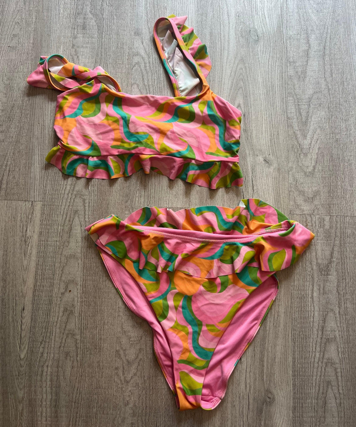 Show Me Your Mumu x Barbie Island Ruffle Bikini Women’s Size Medium/Large Pink