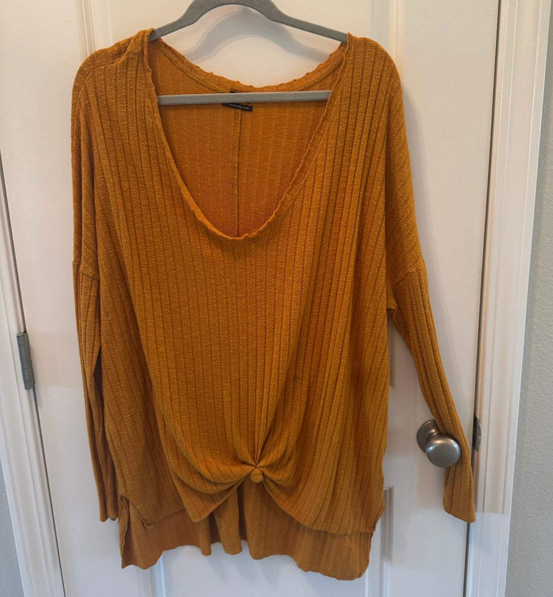 Knot Front Knit Top Women’s Large Orange