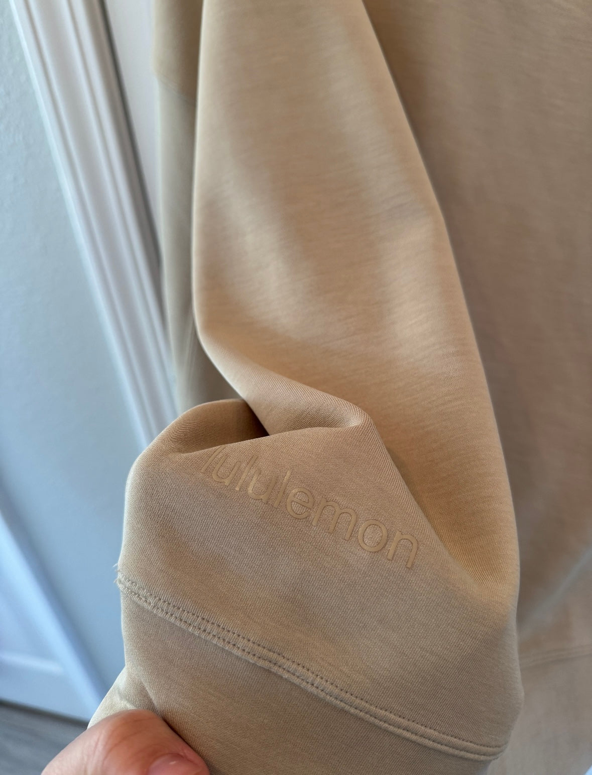 Lululemon Softstream Crew Women’s Size 10 Cream