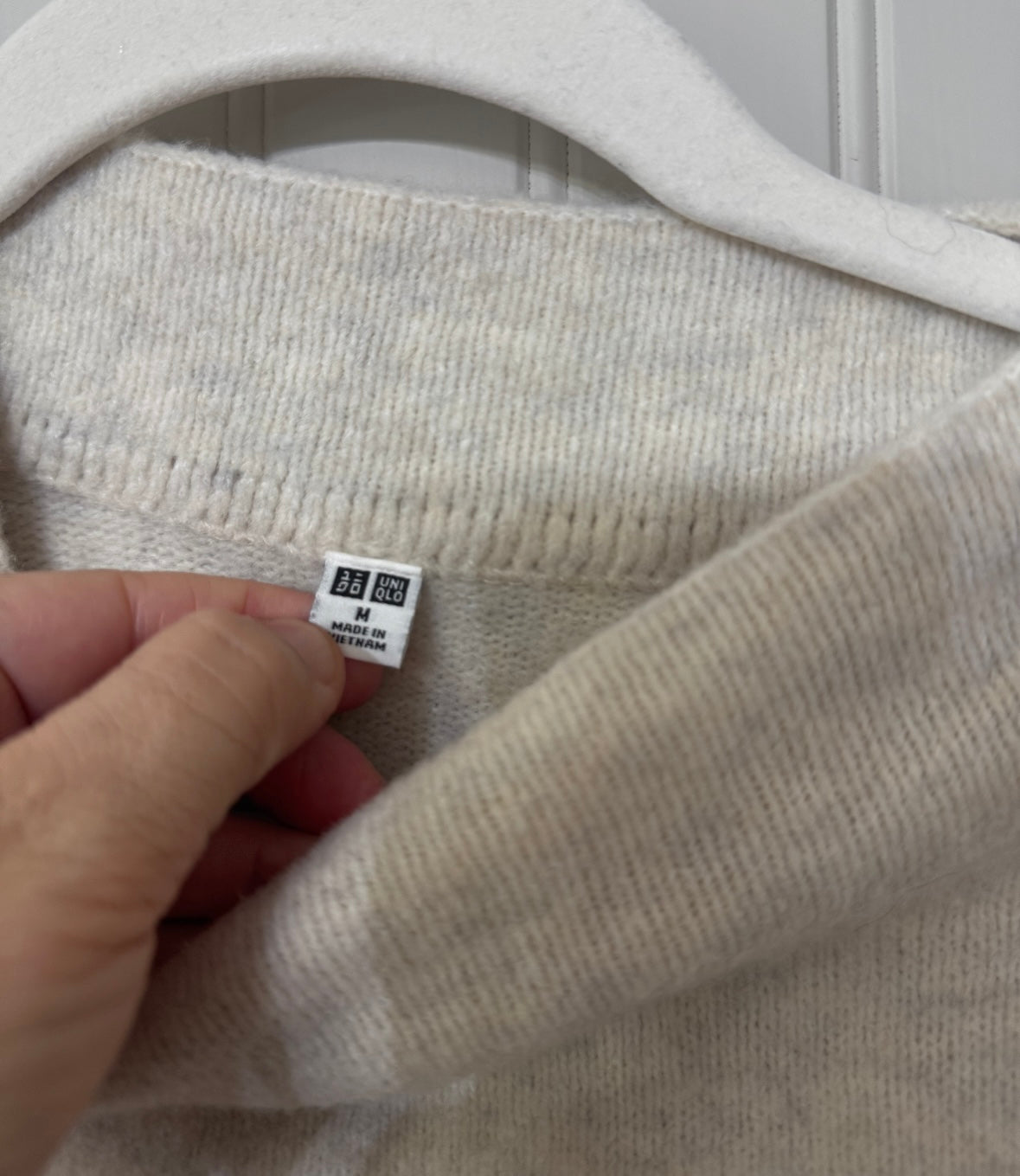Uniqlo Premium Lambswool Crew Neck Sweater Women’s Medium Beige