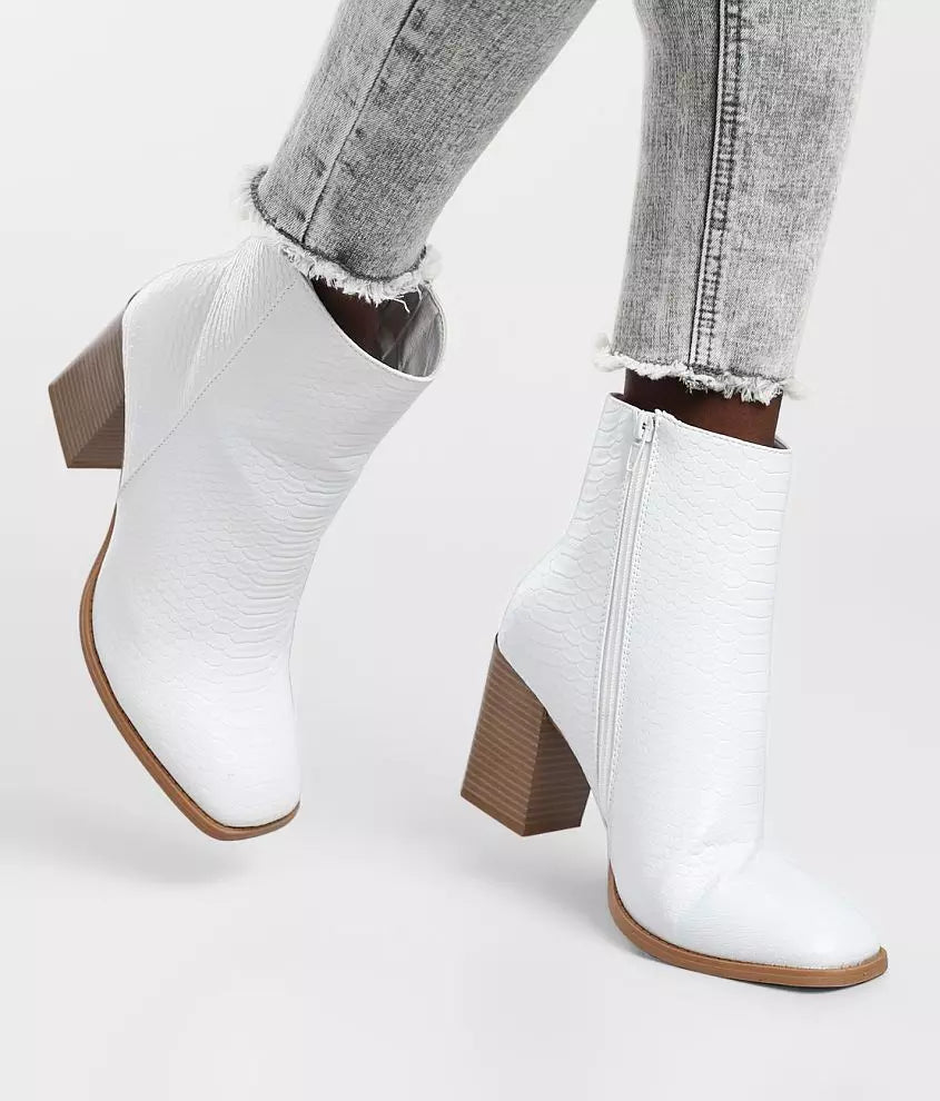 Pierre Dumas Cammy Ankle Boot Women’s Size 8 White