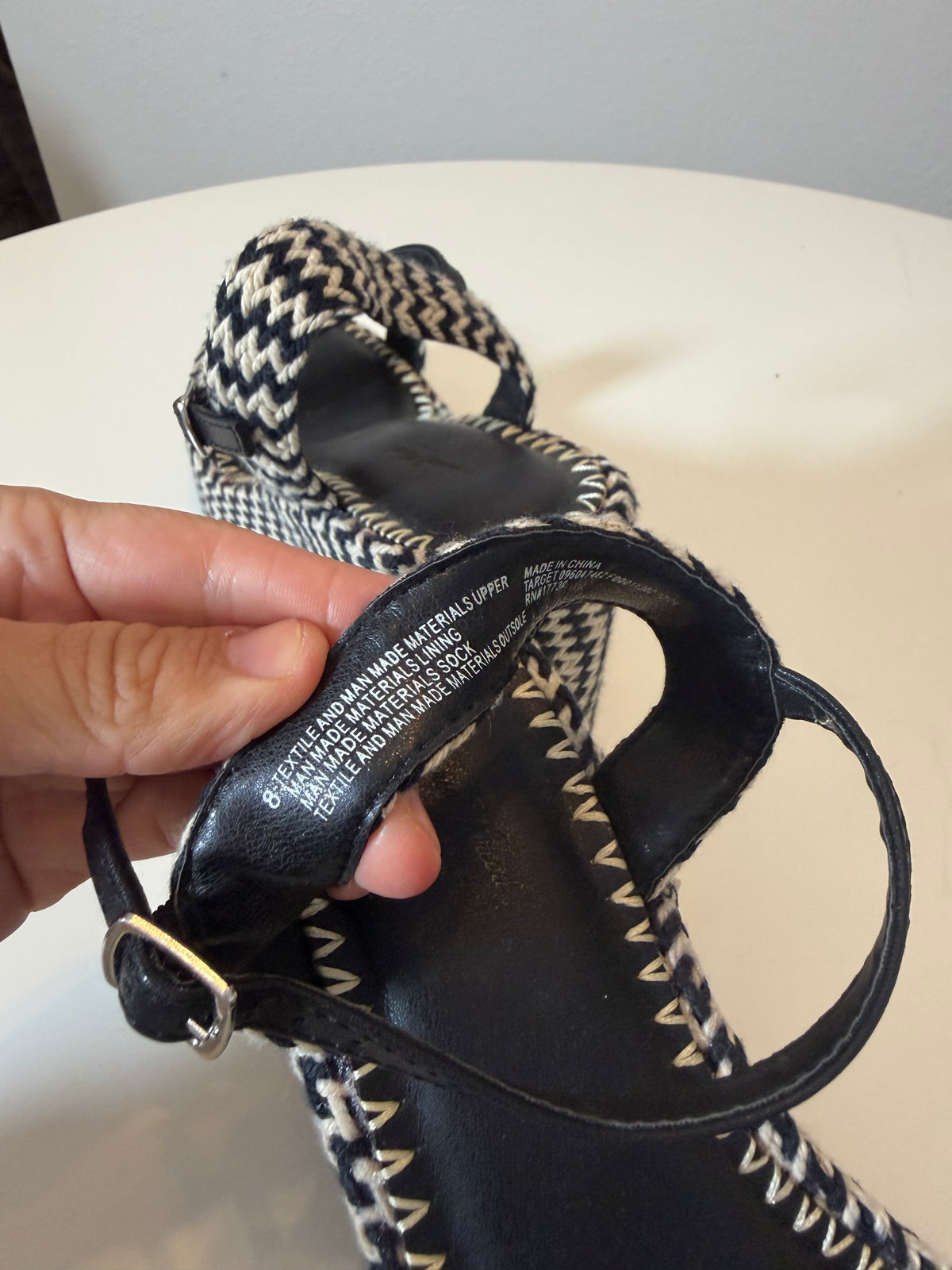 Universal Thread Black & White Heels Size 8