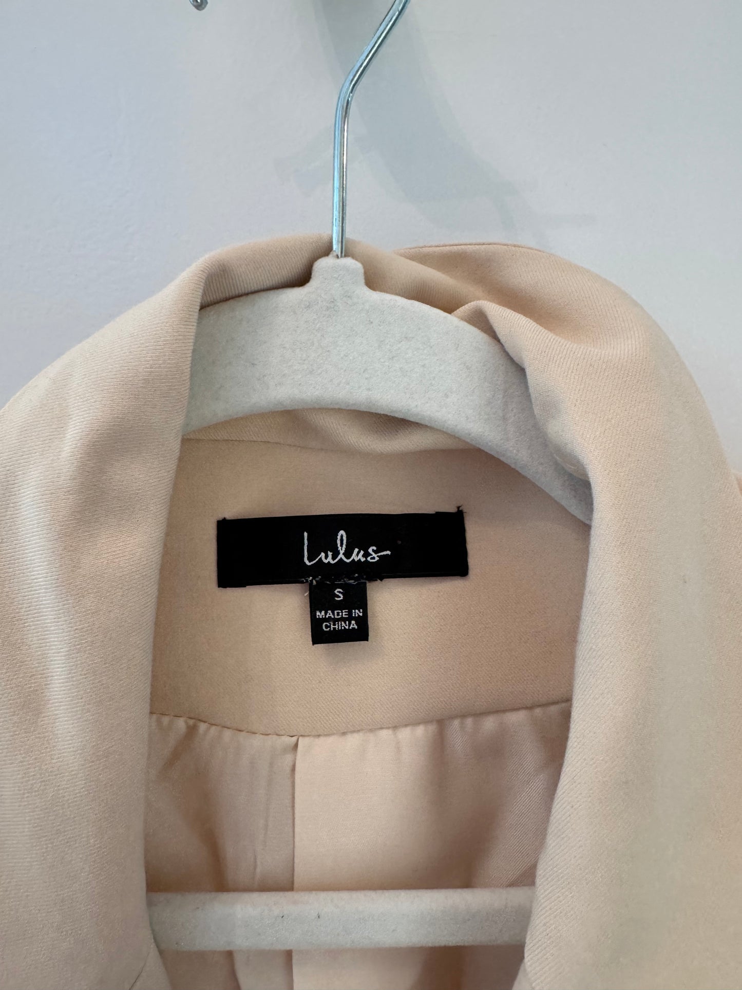 Lulu’s Cropped Blazer Women’s Small Beige
