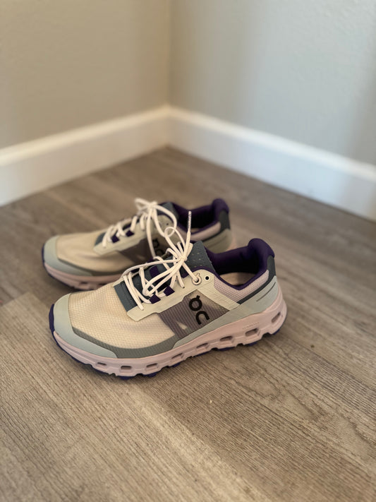 On Cloud Running Shoes Women’s Size 6