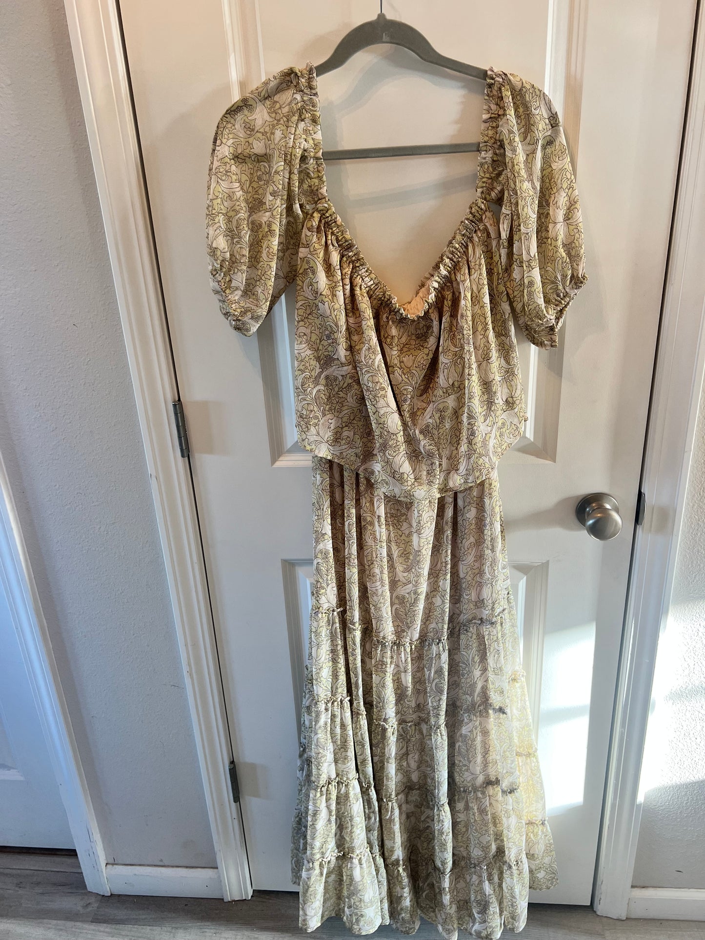 Lovestitch Floral Maxi Dress Women’s Small Tan NWT