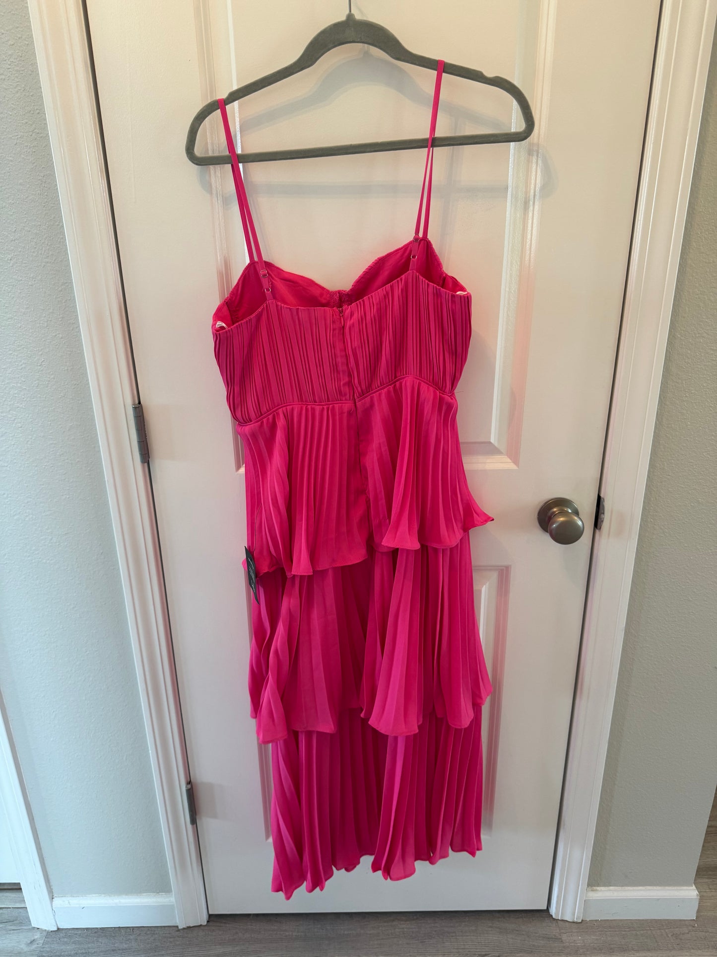 Lulu’s Tiered Pleated Dress Women’s Large Pink NWT