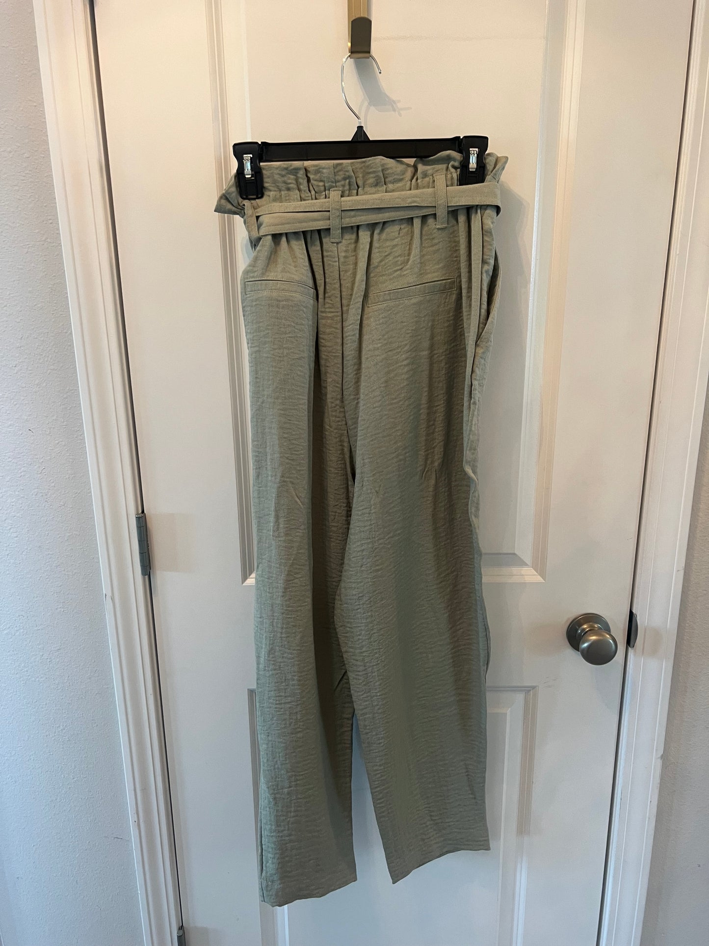 A New Day Paperbag Pants Women’s Size Small Olive