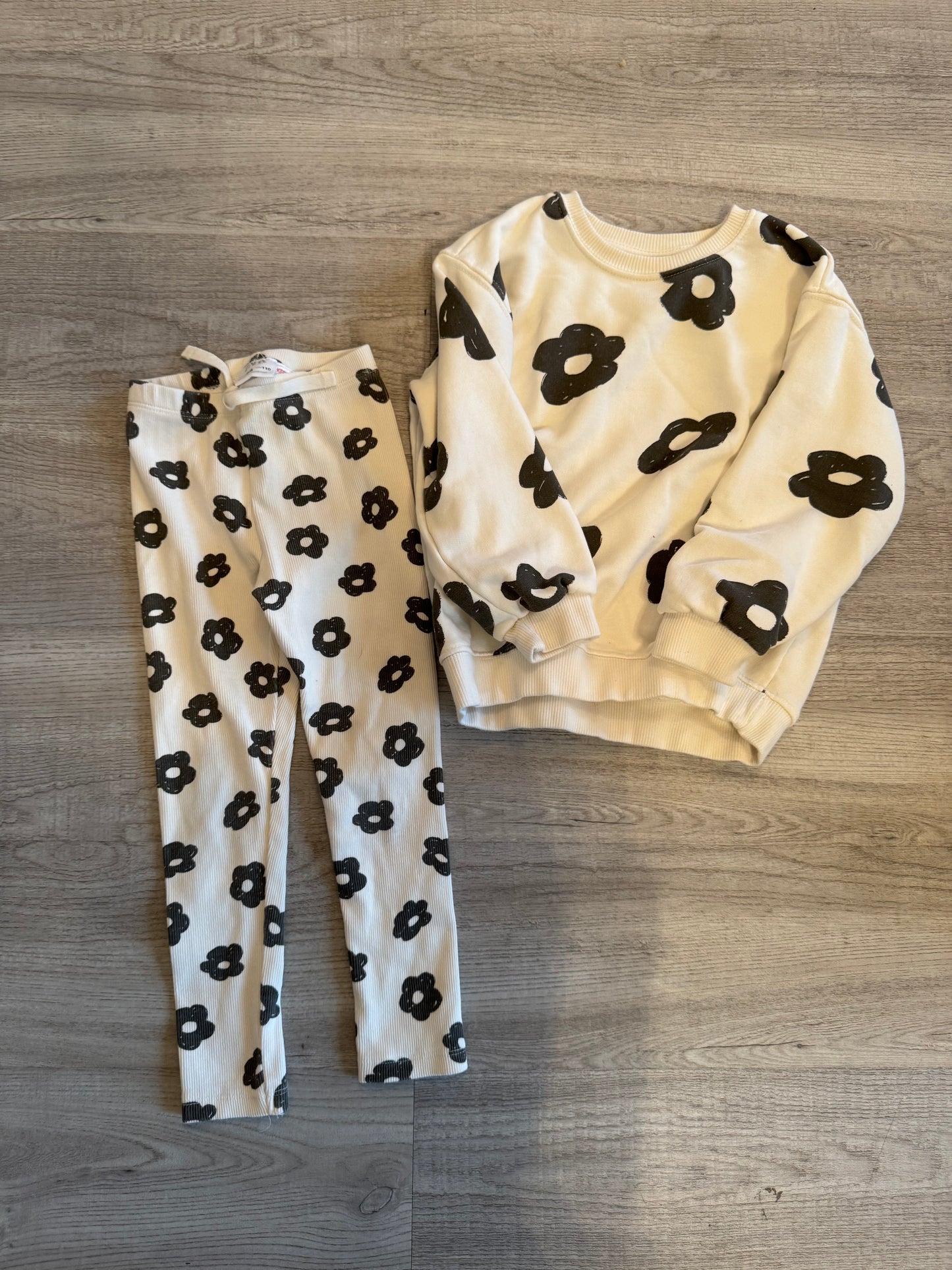 Zara Floral Set Size 4/5 Years