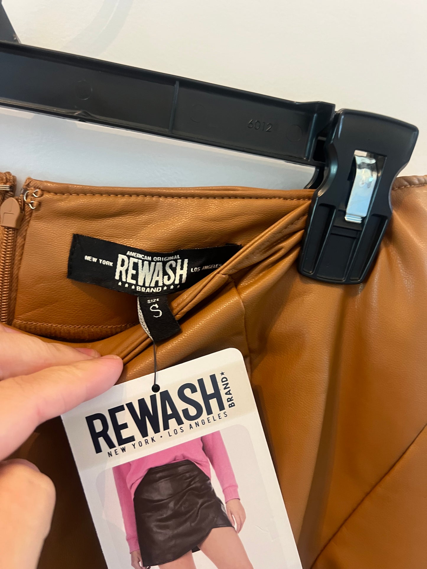 Rewash Brand Faux Leather Mini Skirt w Slit Women’s Size Small Tan