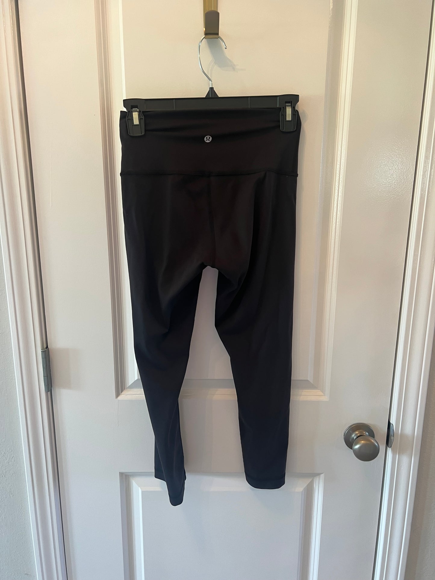 Lululemon Cropped Leggings Women’s Size 6 Black