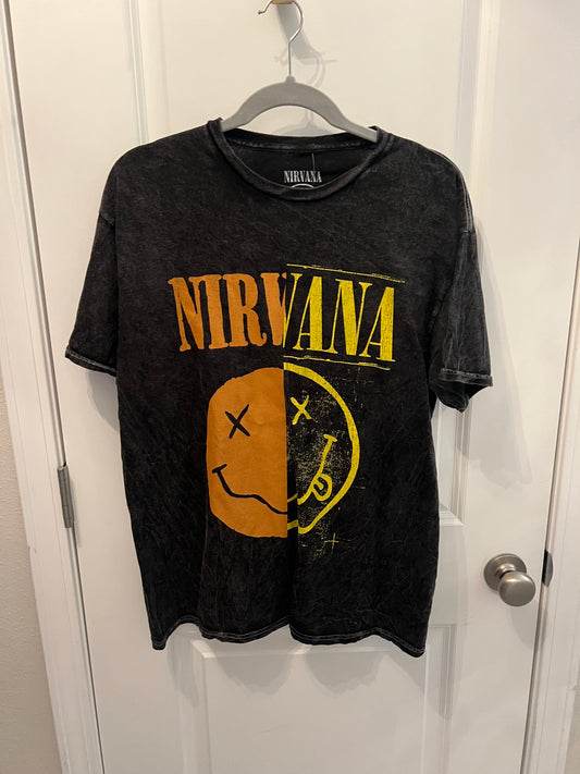 Nirvana Graphic Short Sleeve Band Tee Salt Washed Women’s Size Large 12-14 Gray
