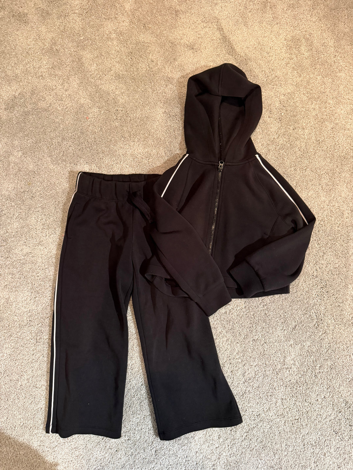 Toddler Girl Black & White Outfit Size 4/5