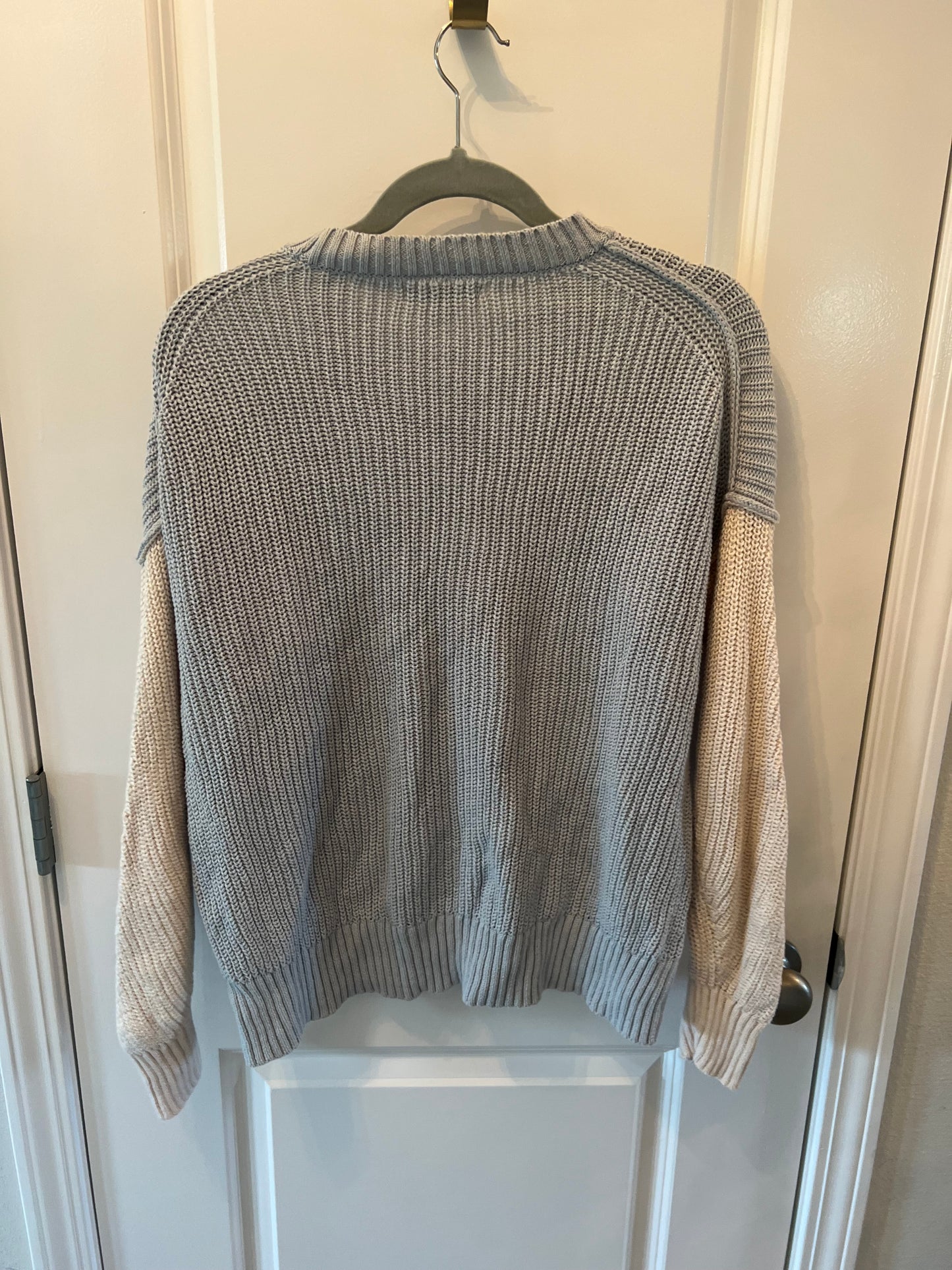 American Eagle Oversized Knit Sweater Women’s Size XS Gray Cream