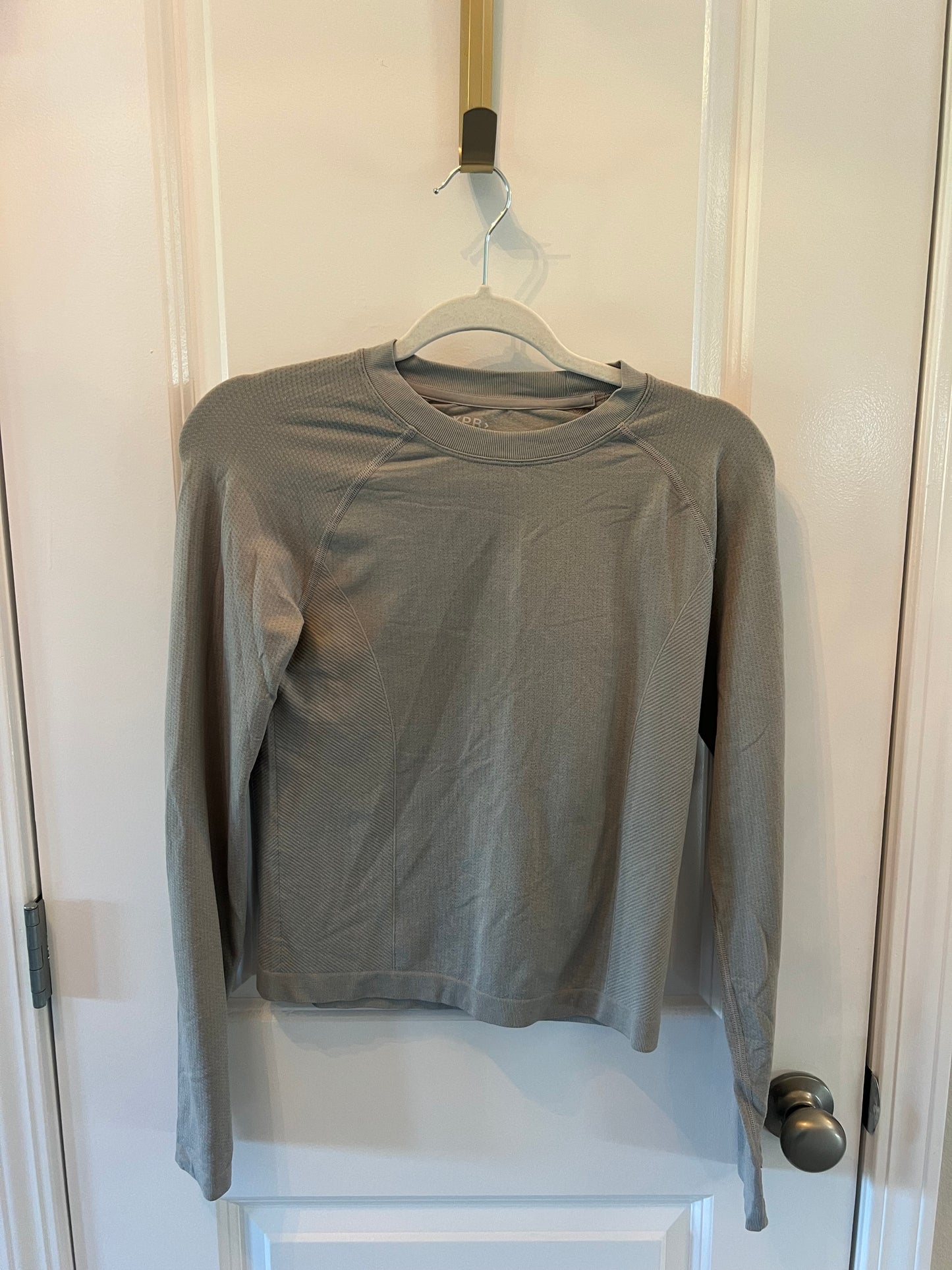 Abercrombie YPB Long Sleeve Crewneck Active Top Women’s Size Medium Gray