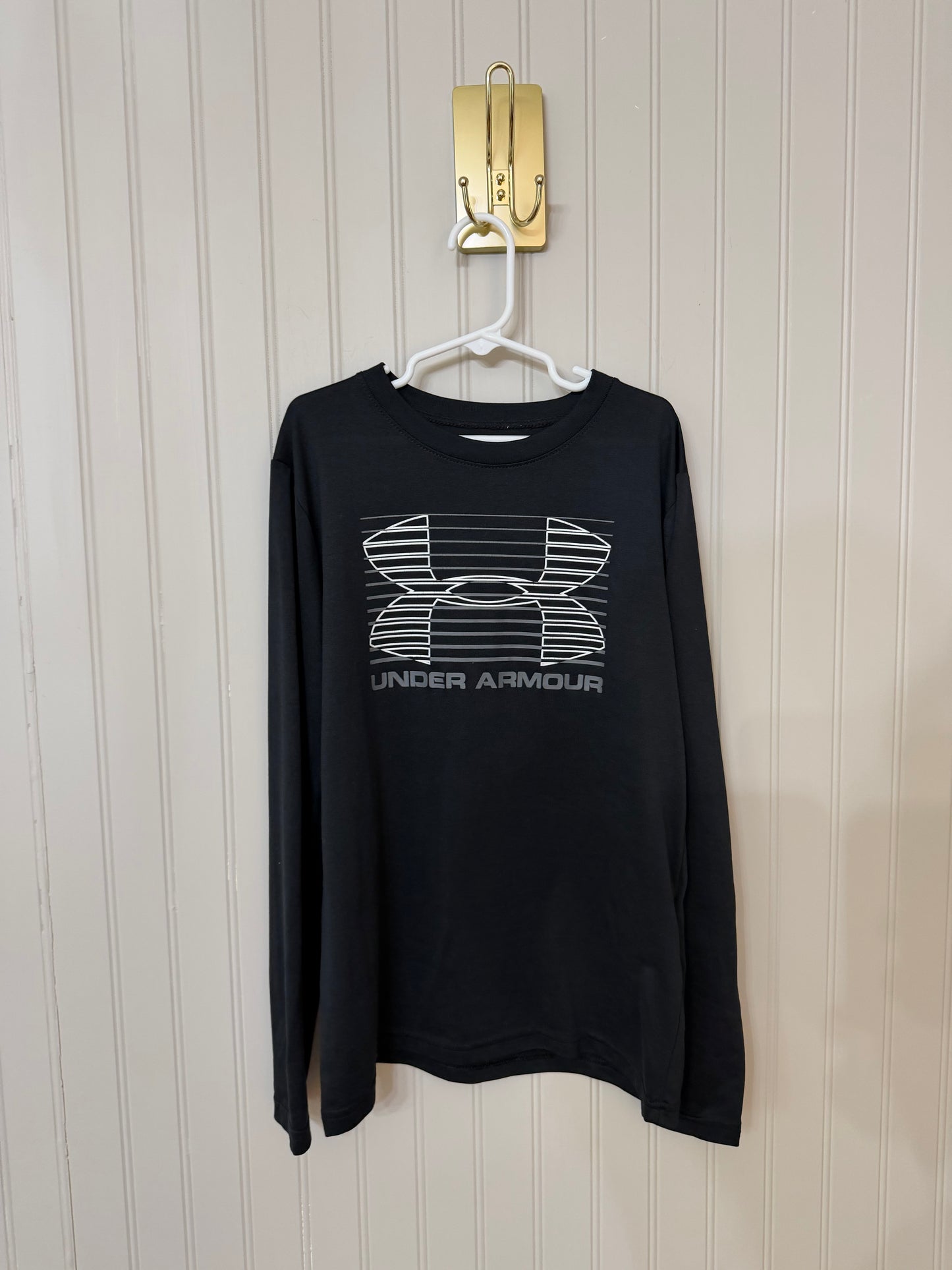 Under Armour Graphic Tee Youth Size Medium
