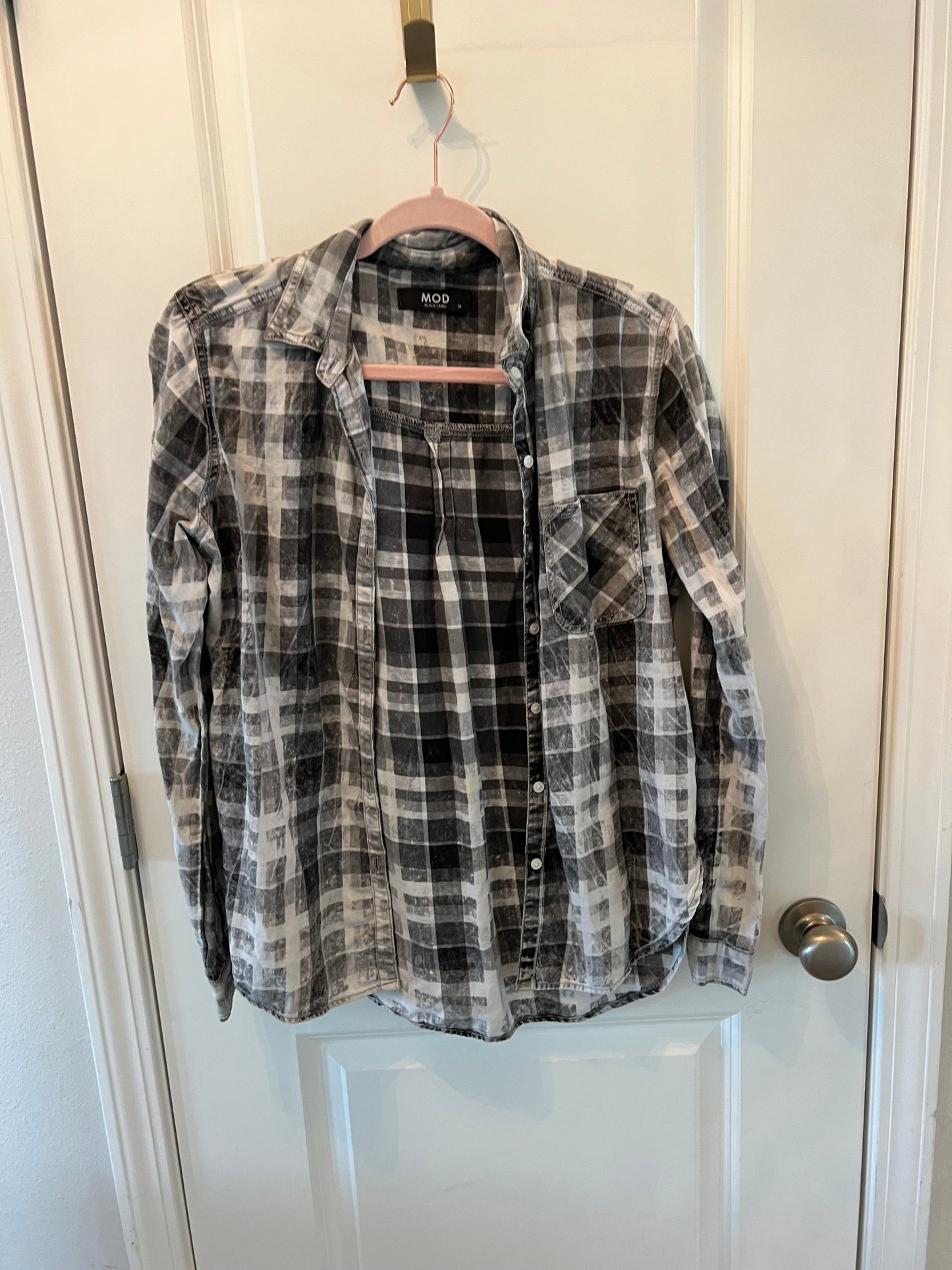 Button Front Plaid Flannel Women’s Size Medium Black