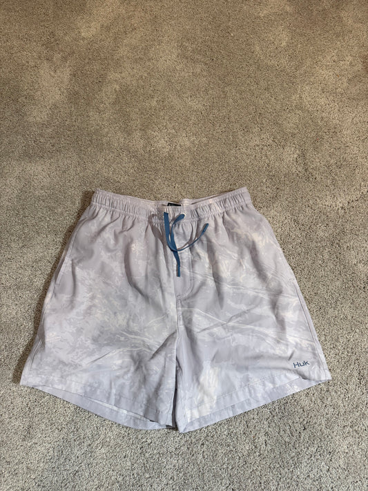 Huk brand shorts size men’s medium