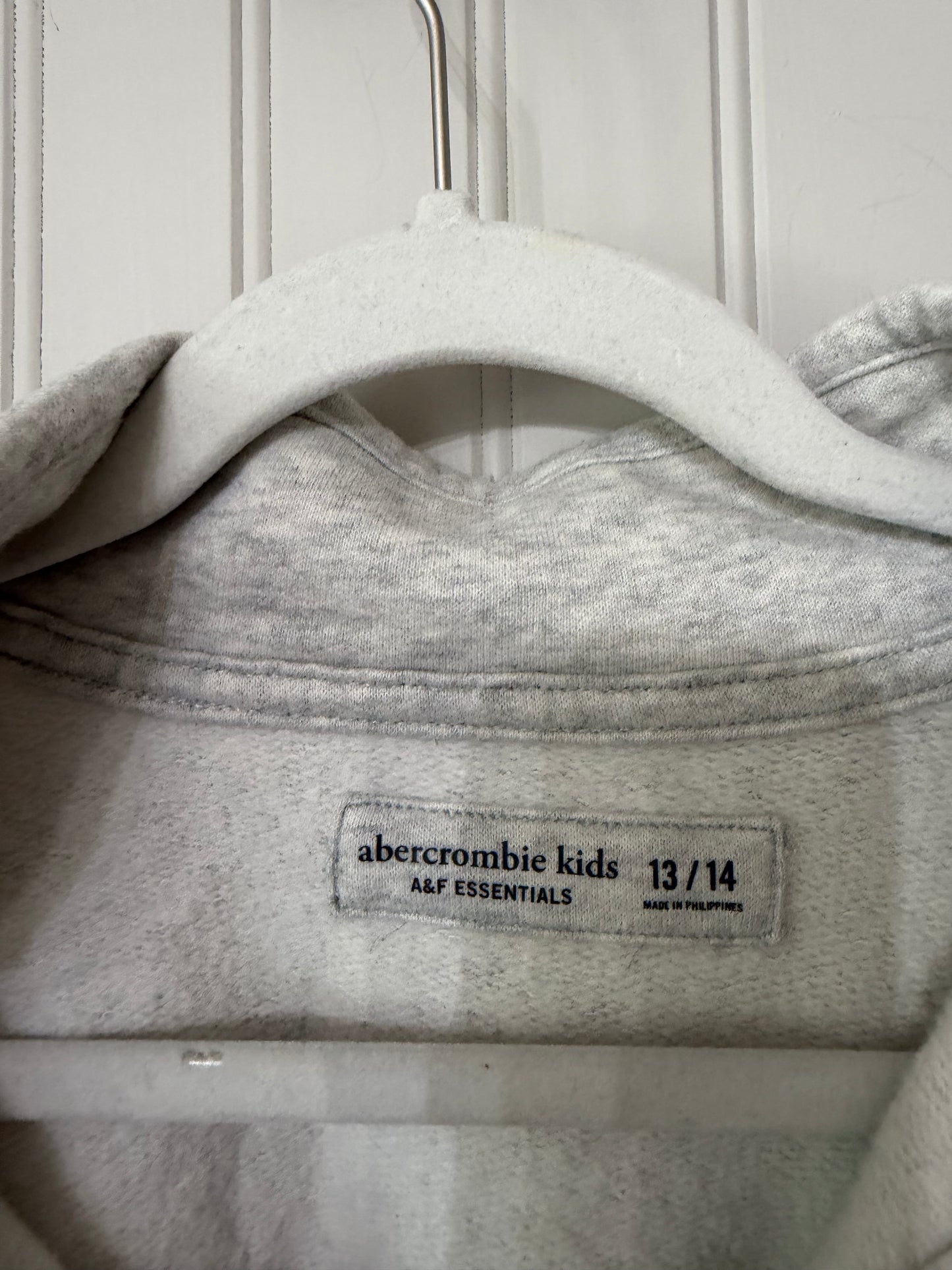 Abercrombie & Fitch Pullover Girl’s Size 13-14 Gray
