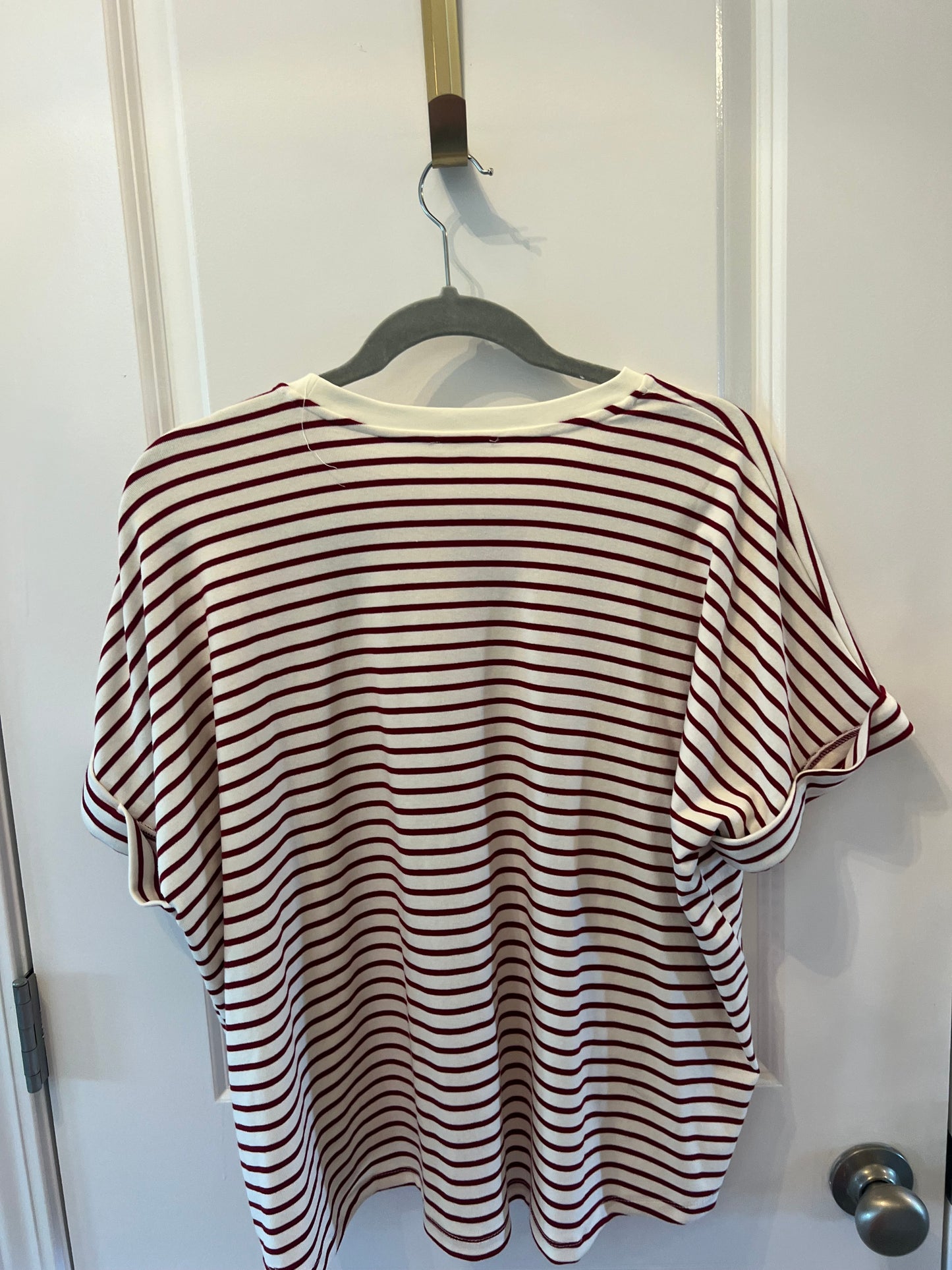 Women’s Mod Ref Maroon & Cream Top Size Small