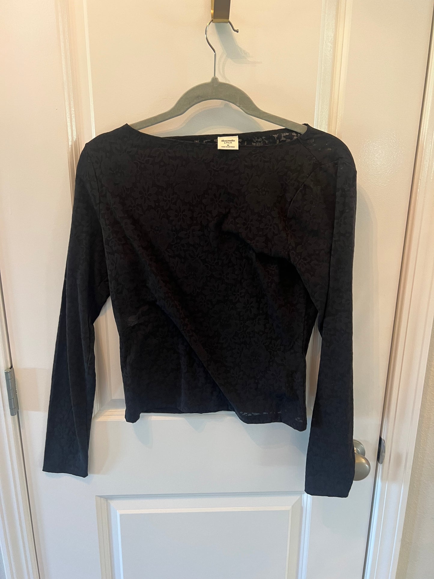 Abercrombie & Fitch Lace Long Sleeve Top Women’s Size Medium Black