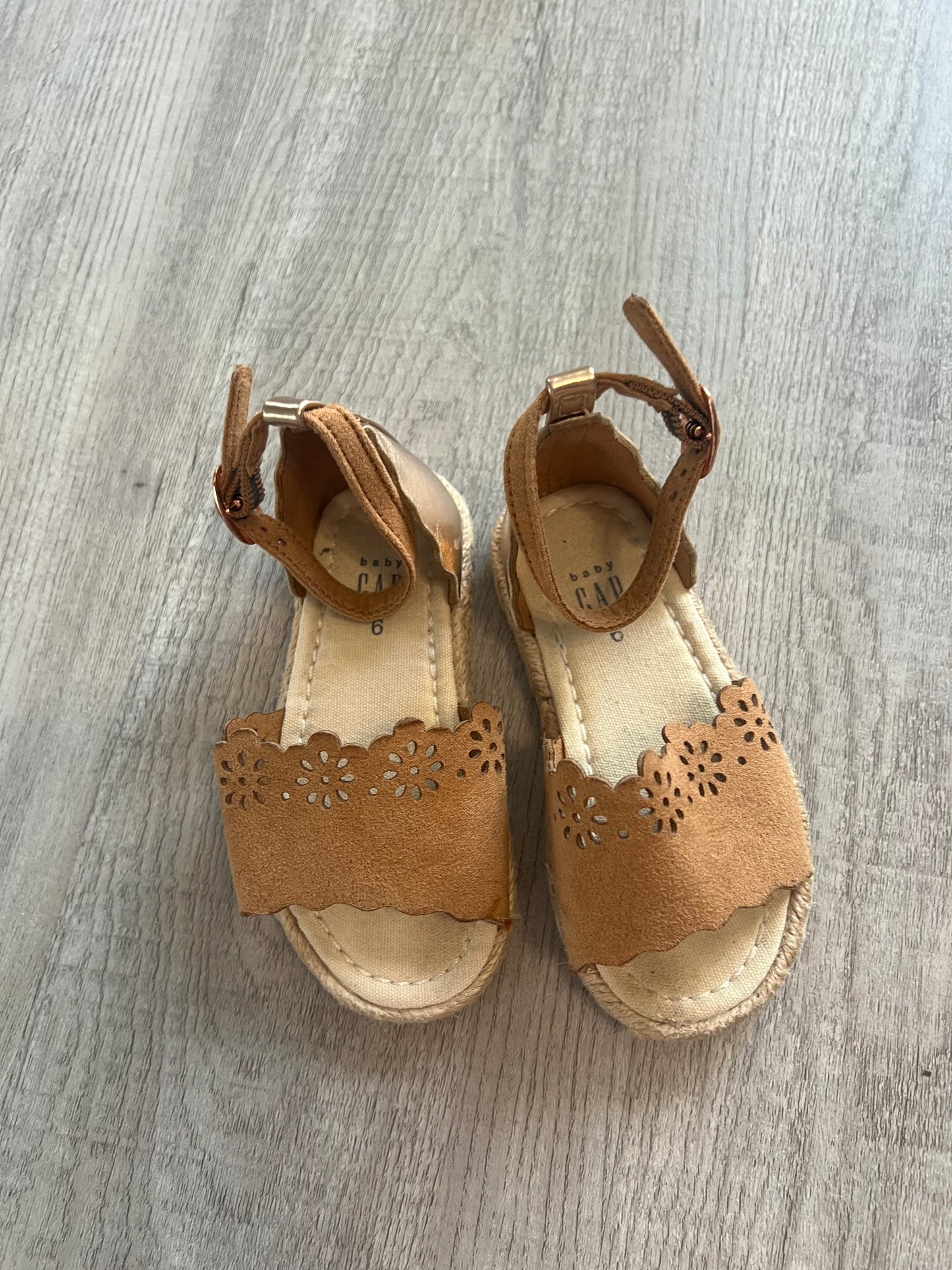 Toddler Girl Gap Sandals Size 6