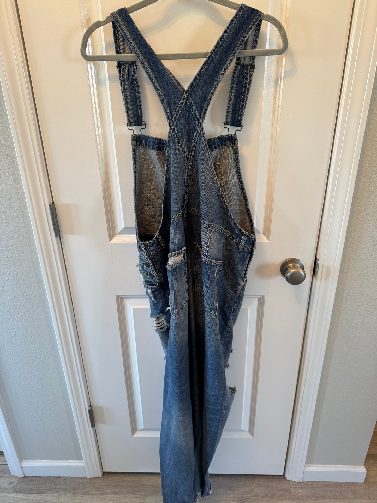 Free People We the Free Distressed Denim Overalls Women’s Medium