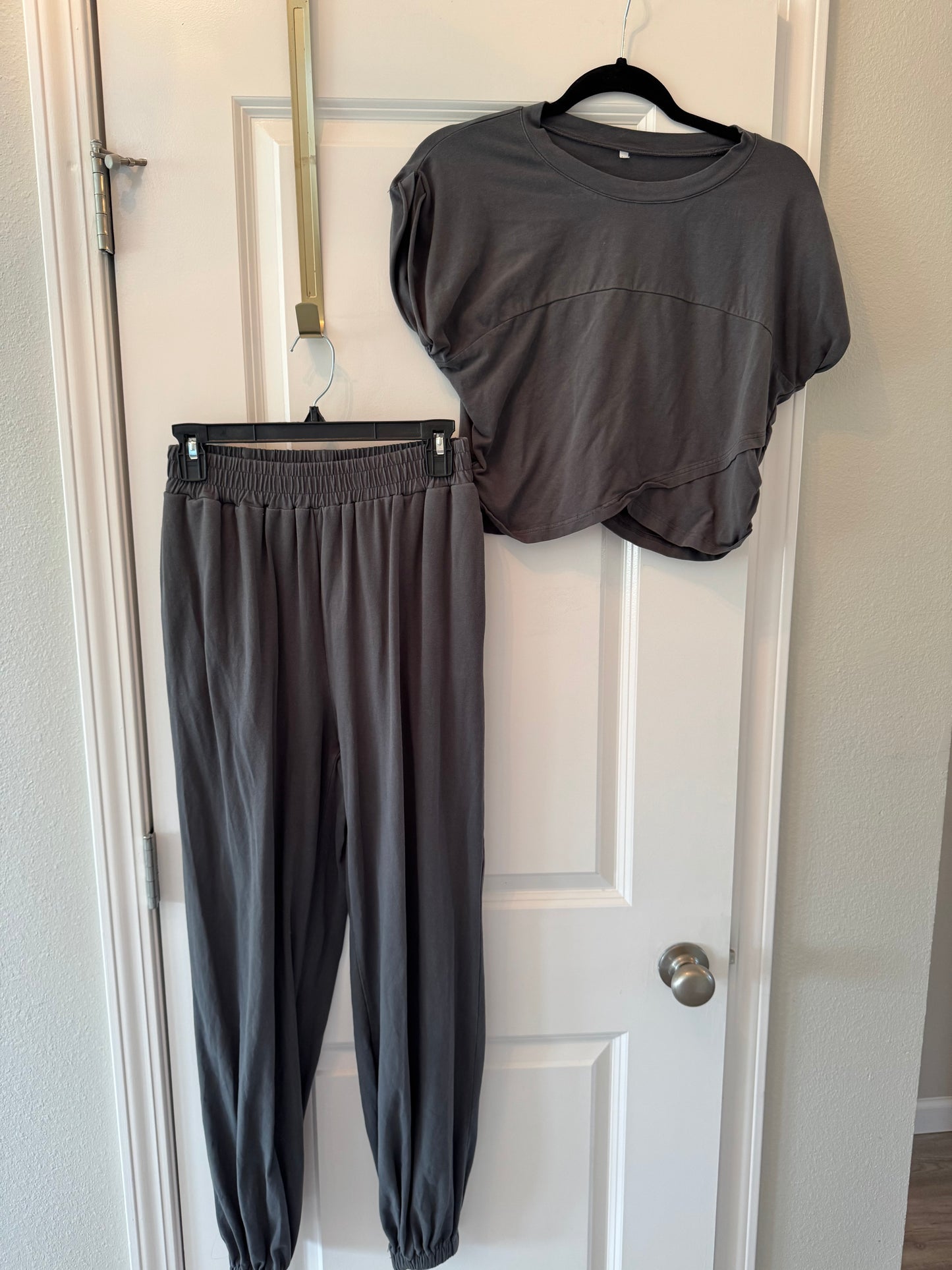 Women’s Gray Set Size Medium