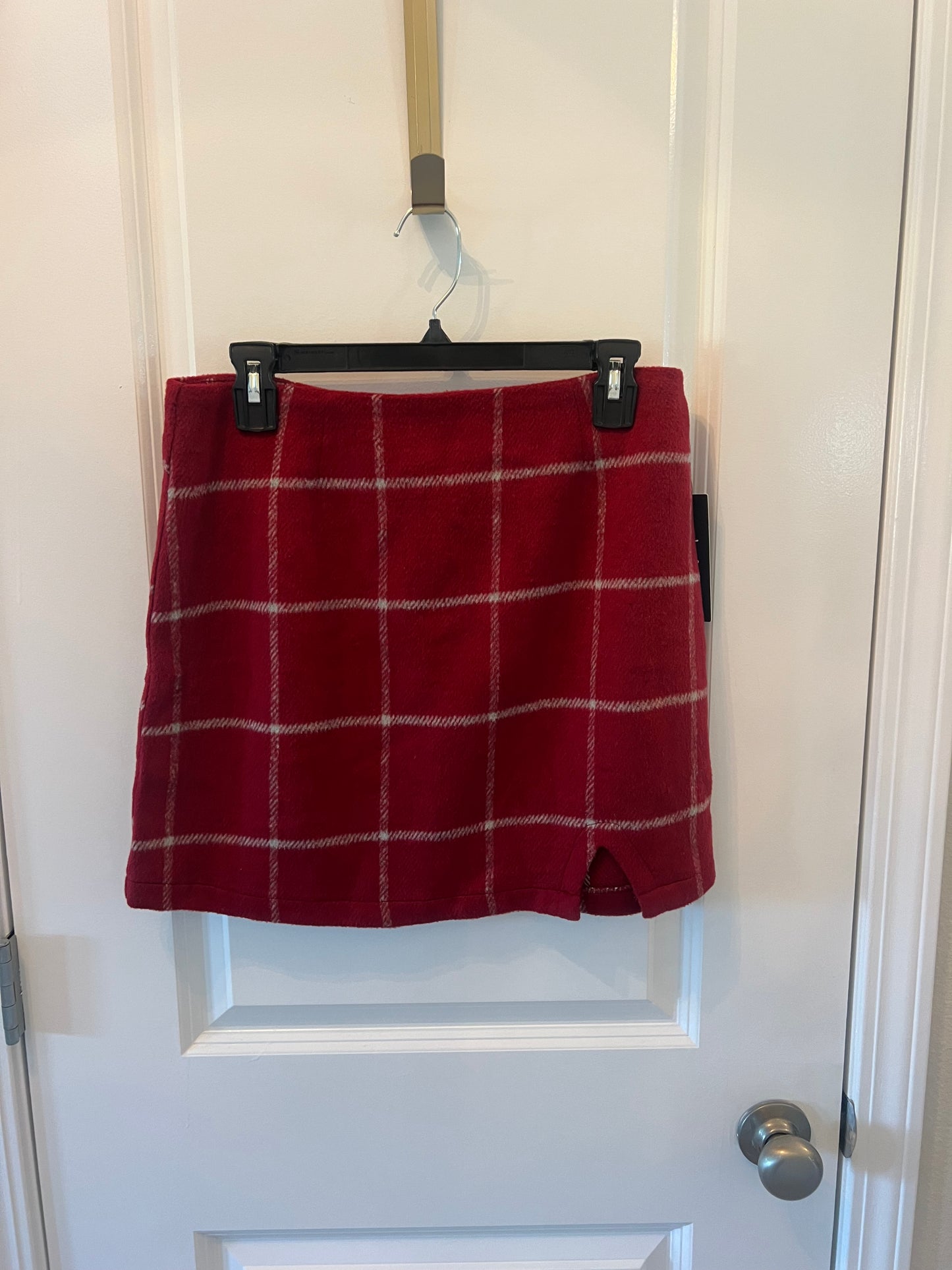 Lulu’s Spence Plaid Mini Skirt Women’s Size Medium Wine Red