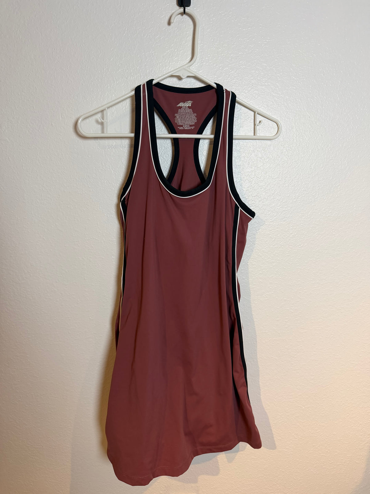 Women’s Athletic Dress Size Medium