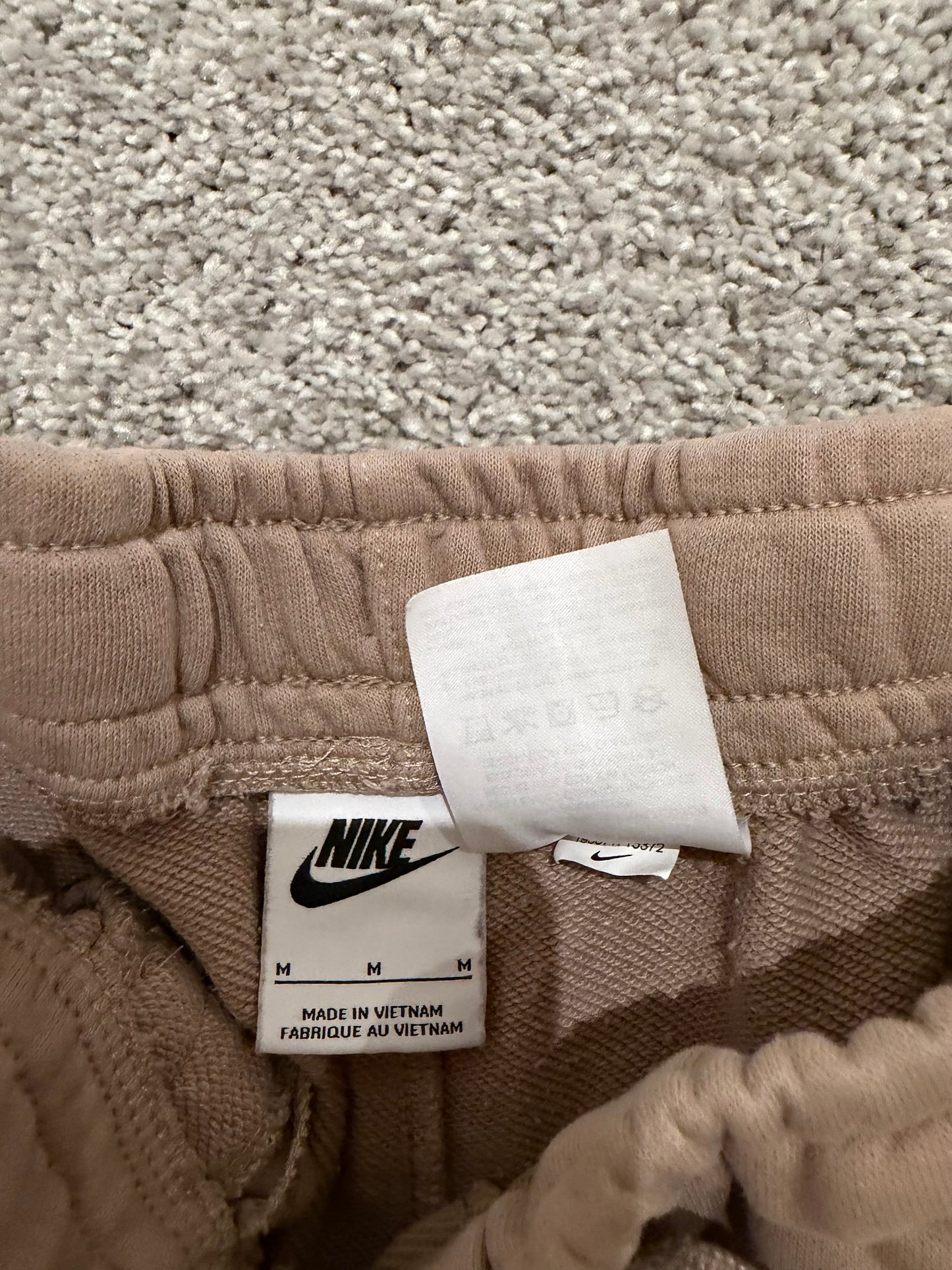 Nike Basketball Shorts Youth Size Medium Tan