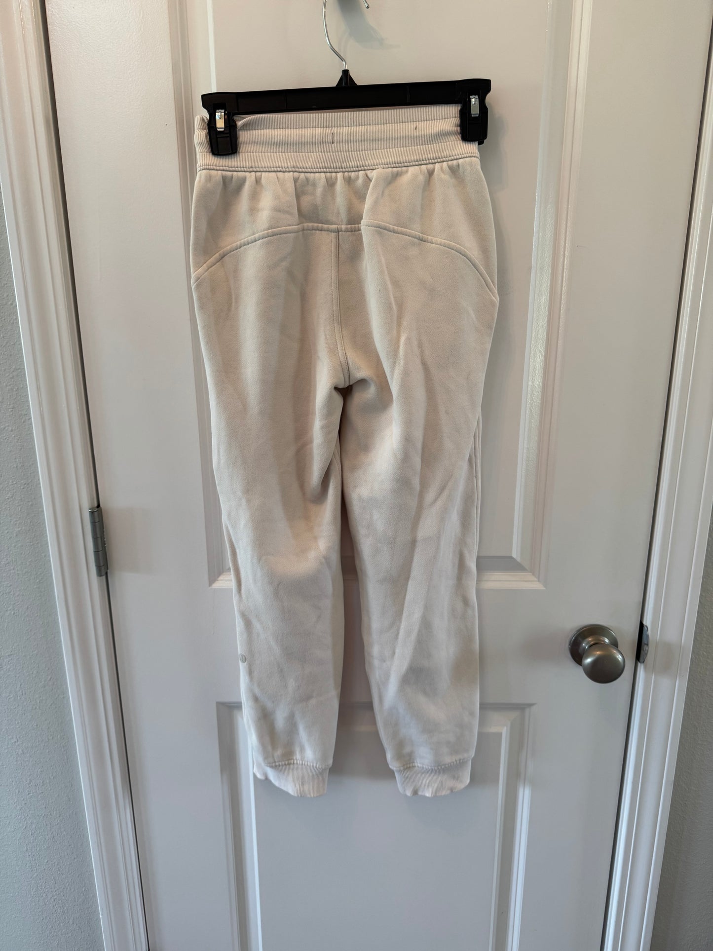 Lululemon Joggers Women’s Size 0 (staining as shown)
