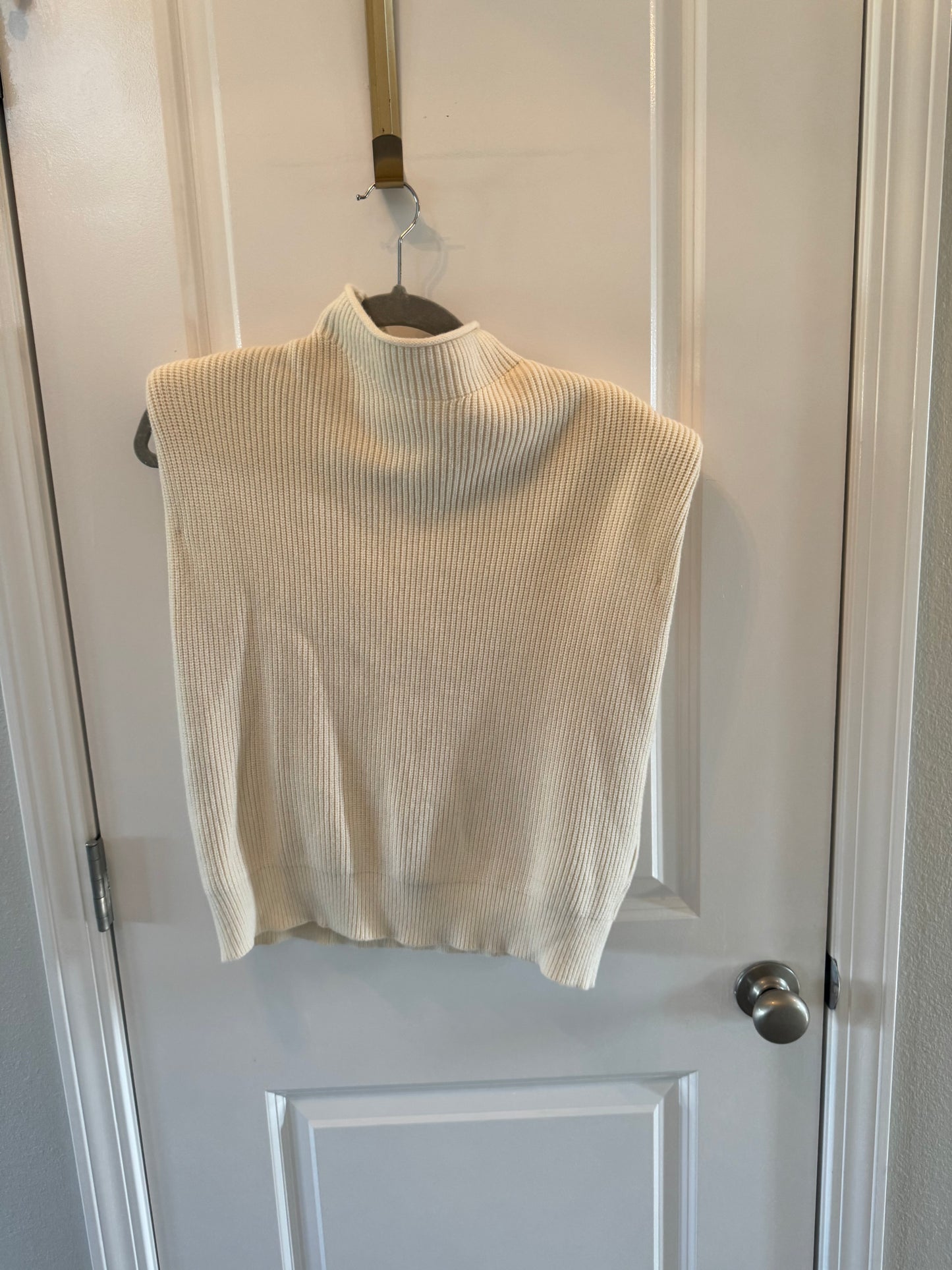 Women’s Sweater Top Size Small