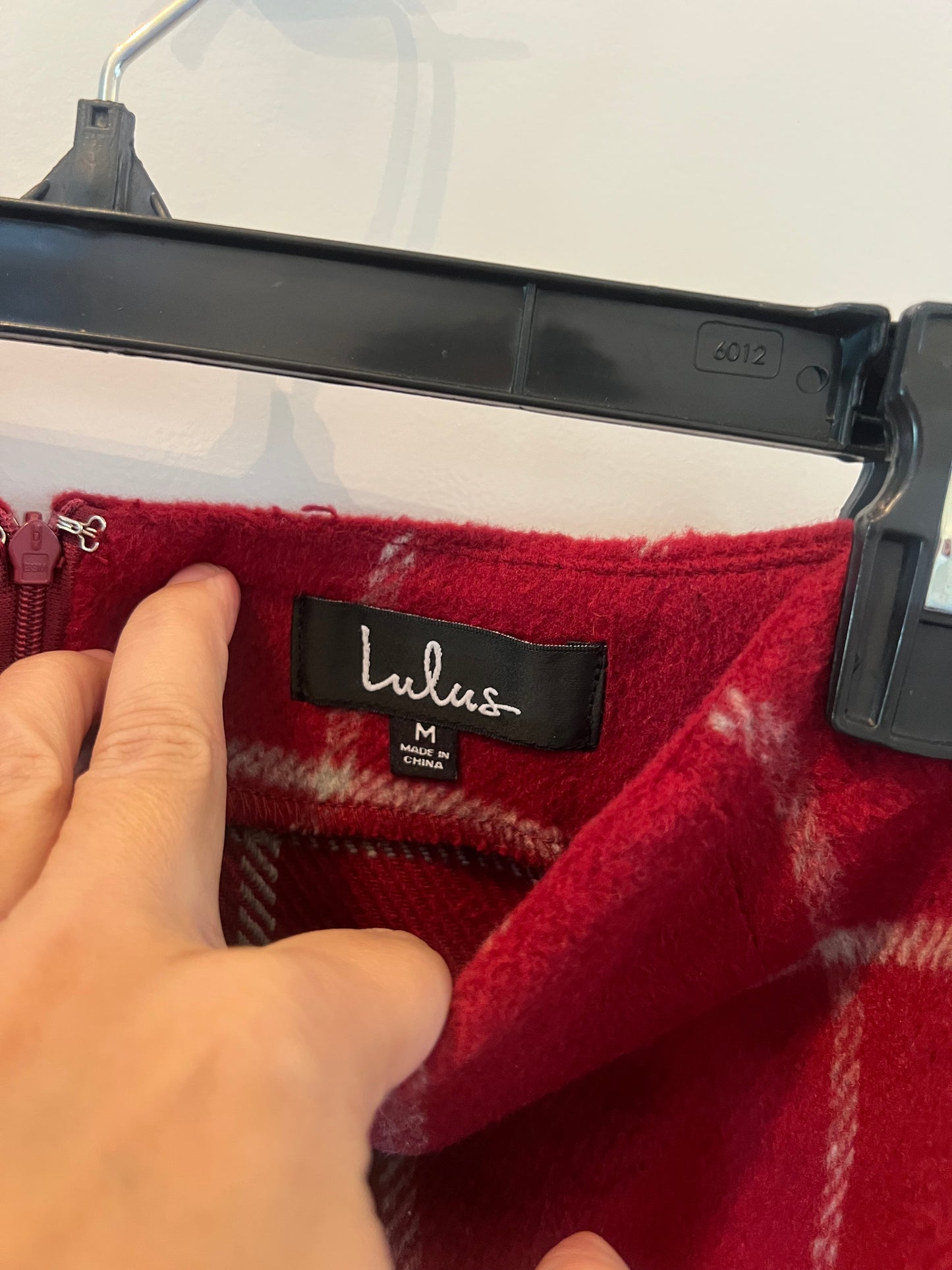 Lulu’s Spence Plaid Mini Skirt Women’s Size Medium Wine Red