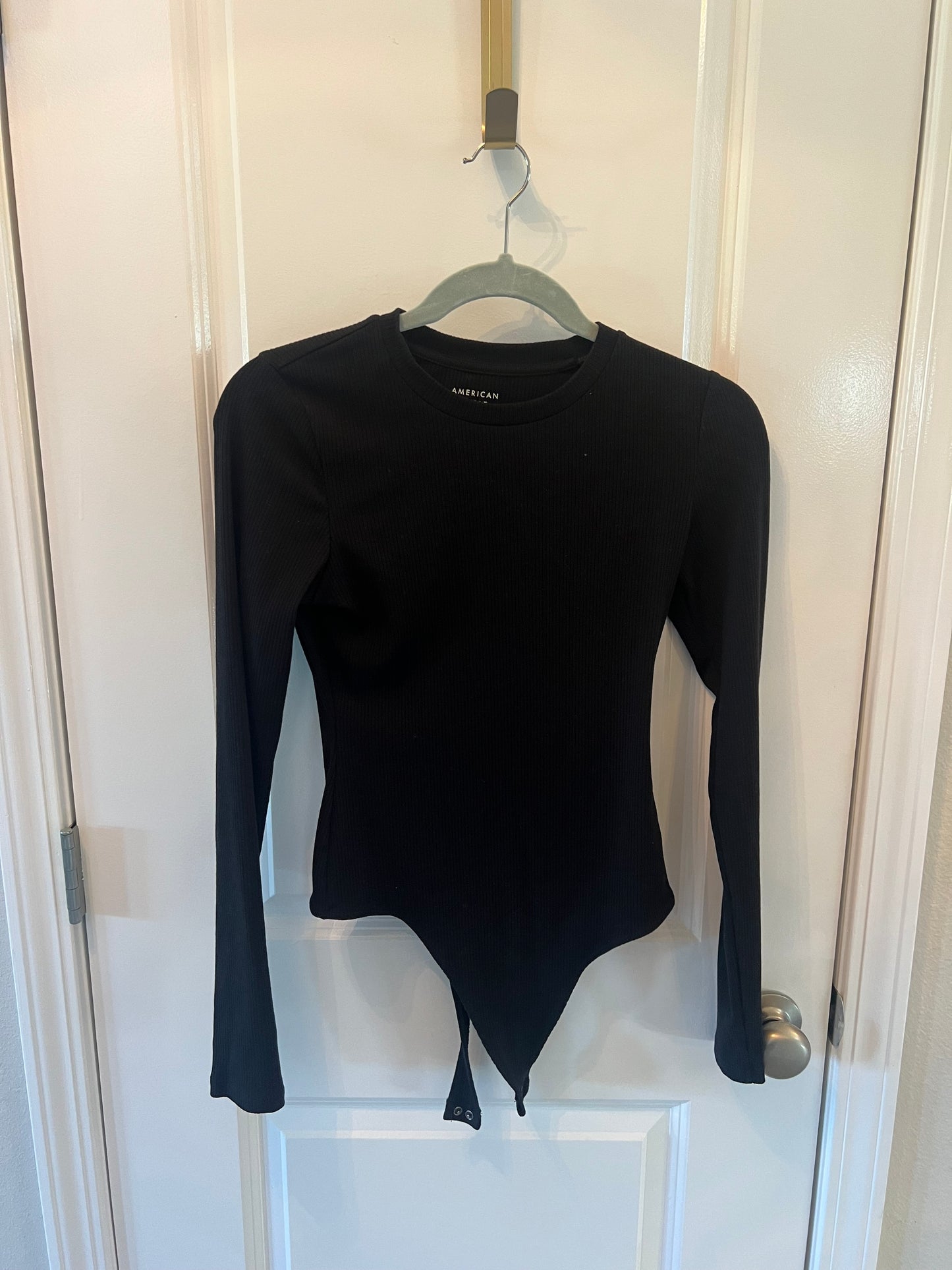 American Eagle Ribbed Long Sleeve Crewneck Bodysuit Women’s Size Medium 8-10 Black